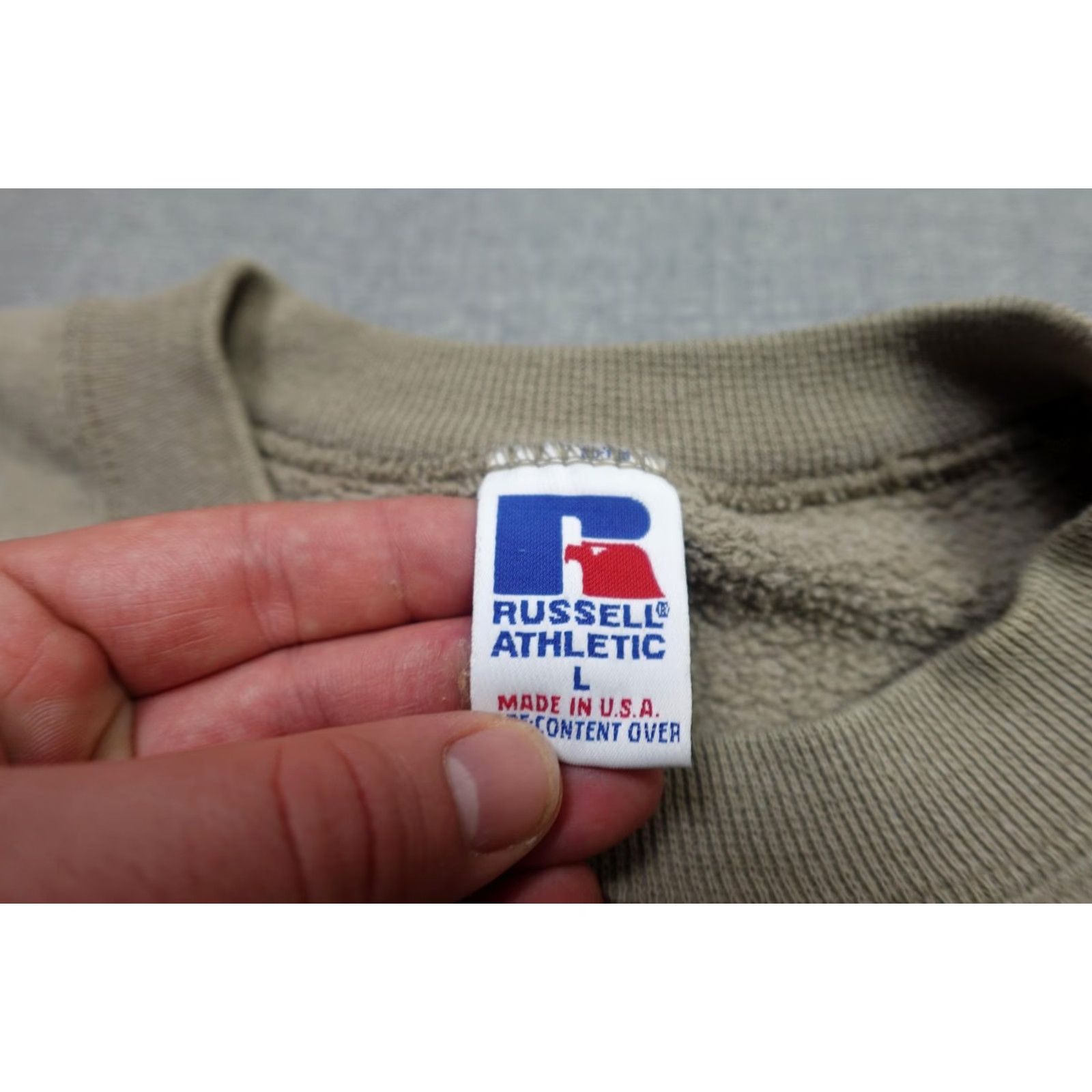 Russell Athletic VINTAGE Russell Athletic Sweatshirt Crewneck Mens L Brown 90s Fleece Logo Patch Classic Knit Pullover Made USA Size US L / EU 52-54 / 3 - 2 Thumbnail