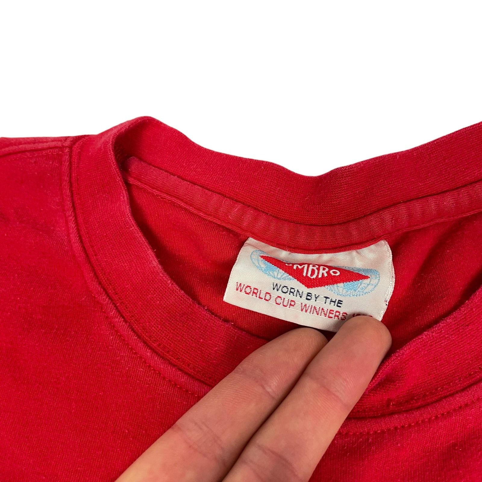 Umbro × Vintage Umbro Men's Red England National Football Team Jersey L Size US L / EU 52-54 / 3 - 9 Thumbnail