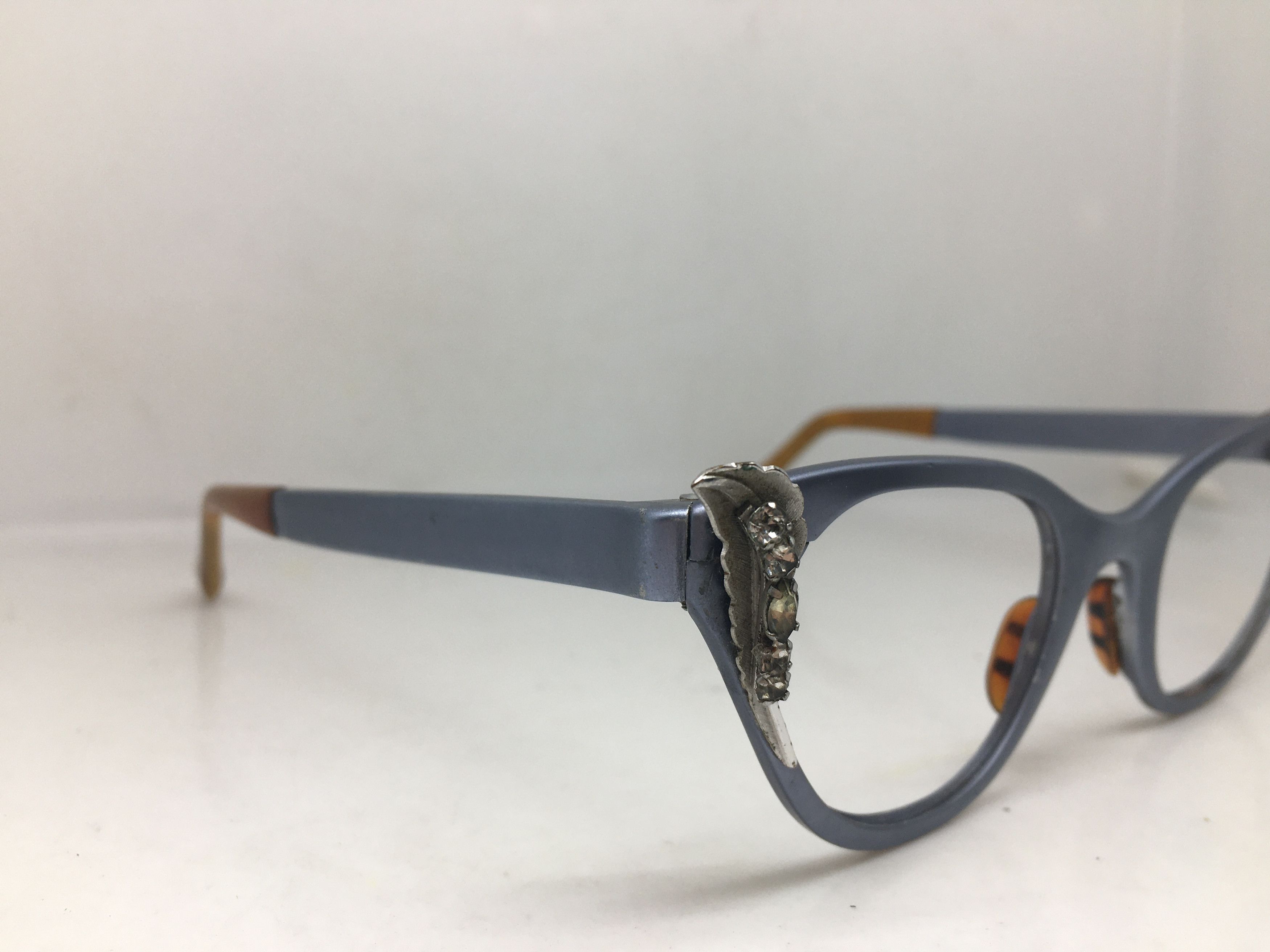 Vintage Vintage 50 AluminiumTura Cateye Diva Girls Eyeglasses Size ONE SIZE - 1 Thumbnail
