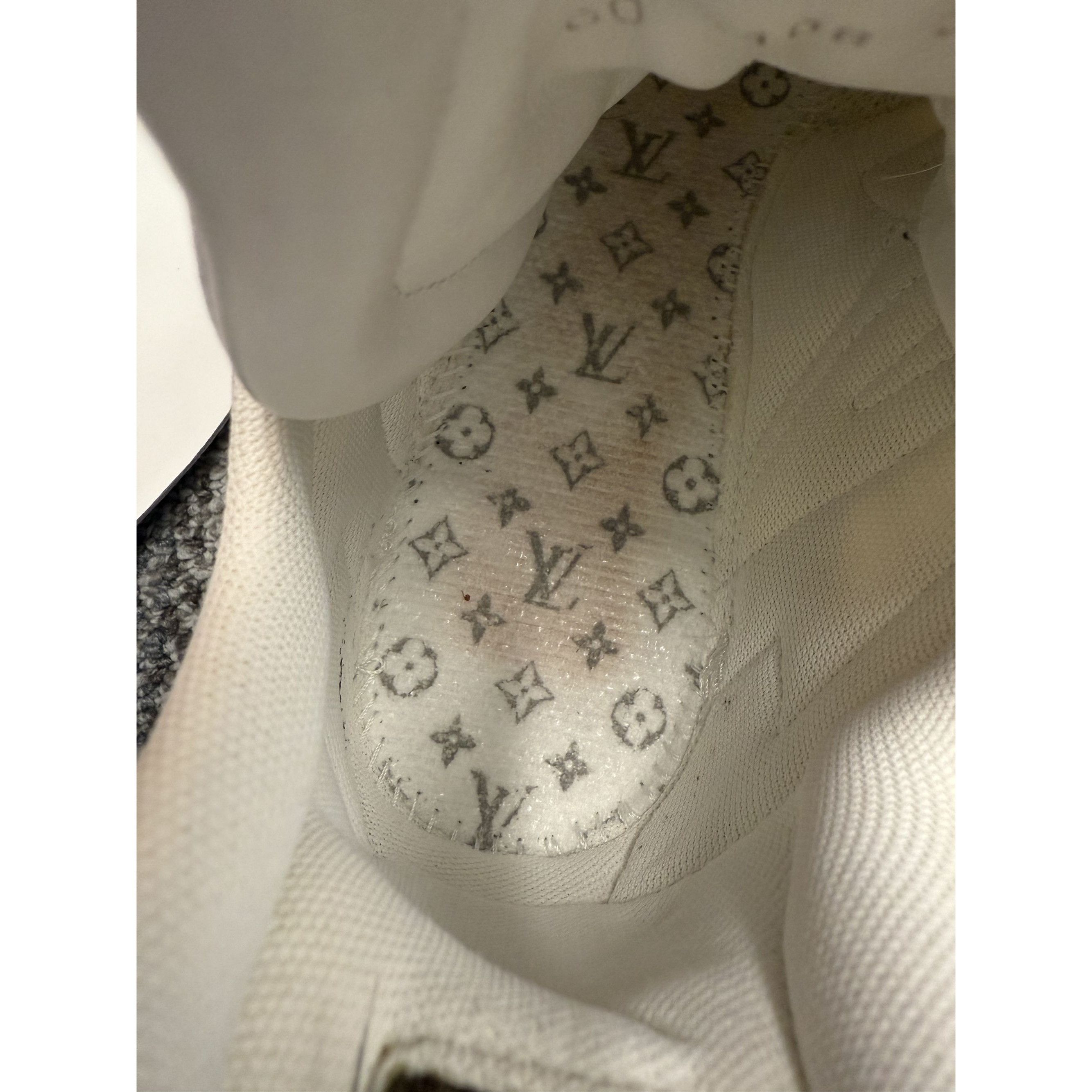 Louis Vuitton Louis Vuitton Archlight Sneakers Womens 37.5 White & Silver Size US 6.5 / IT 36.5 - 6 Thumbnail