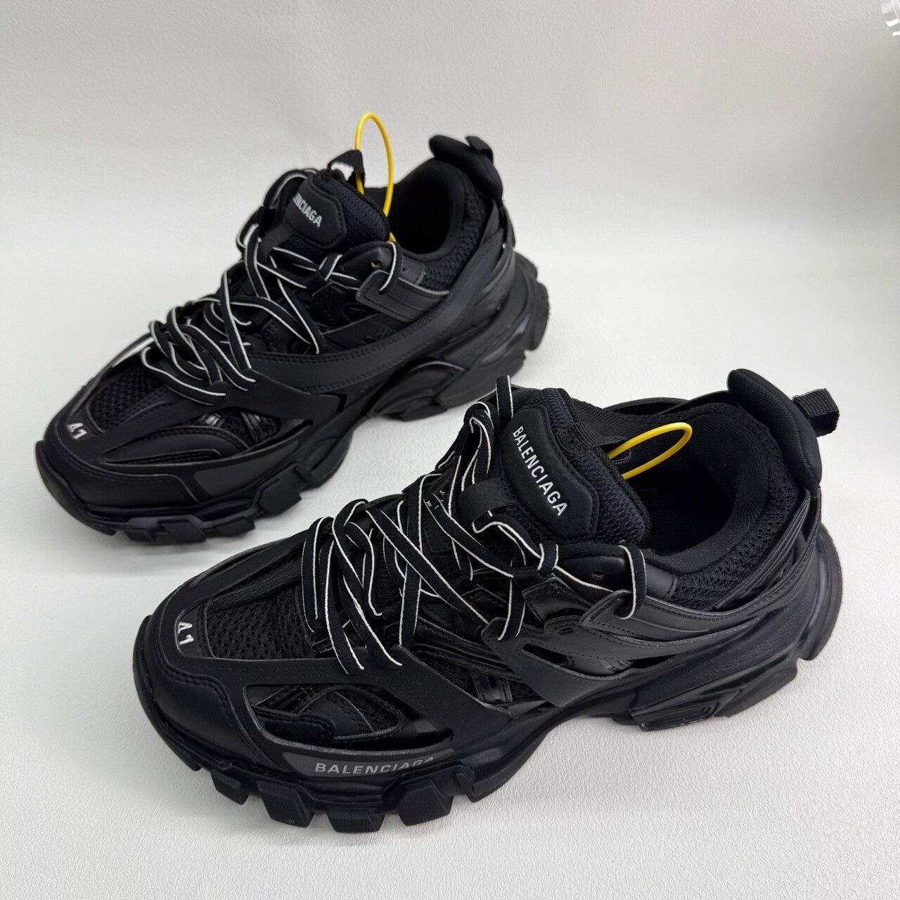 Balenciaga Balenciaga Black Track 1.0 Sneakers Size US 8 / EU 41 - 1 Thumbnail