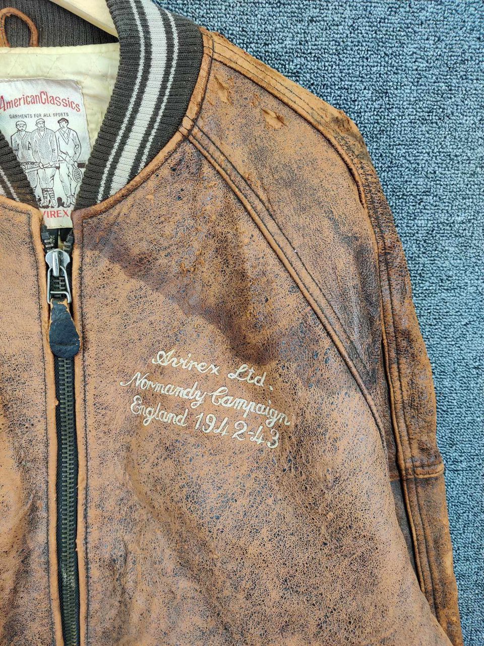 Avirex Thrashed Vintage 90s Avirex USA Varsity Leather Jacket Size US XS / EU 42 / 0 - 6 Thumbnail