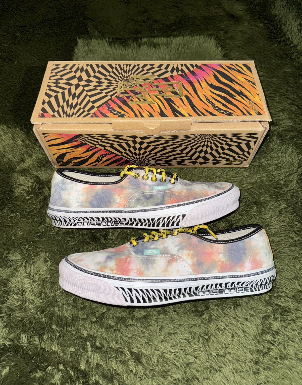 Vans [US11] Vans Vault x Aries Authentic Tie-Dye gray white Size US 11 / EU 44 - 1 Thumbnail