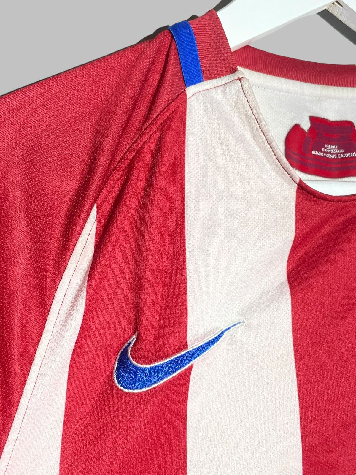 Nike Atletico Madrid Nike 2016/17 Home Football Shirt Size US S / EU 44-46 / 1 - 4 Thumbnail