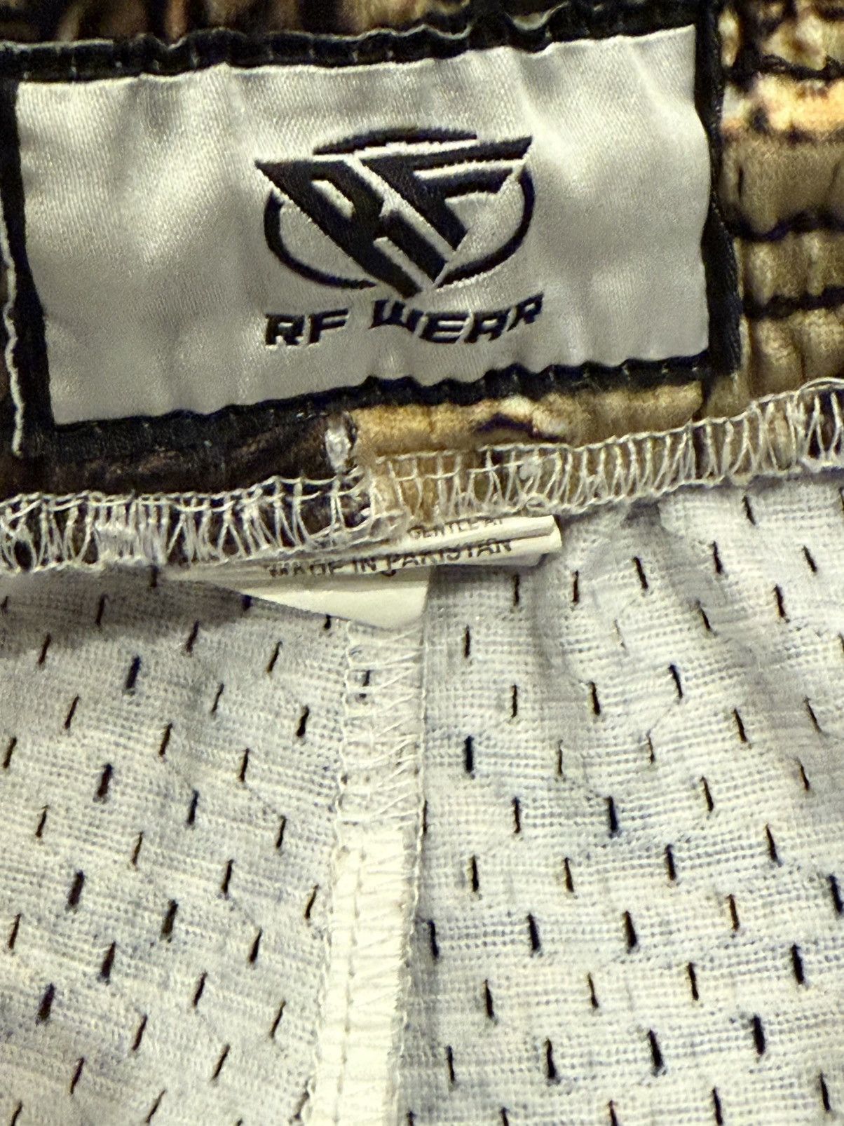 Vale RF Camo Shorts Size US 28 / EU 44 - 2 Thumbnail