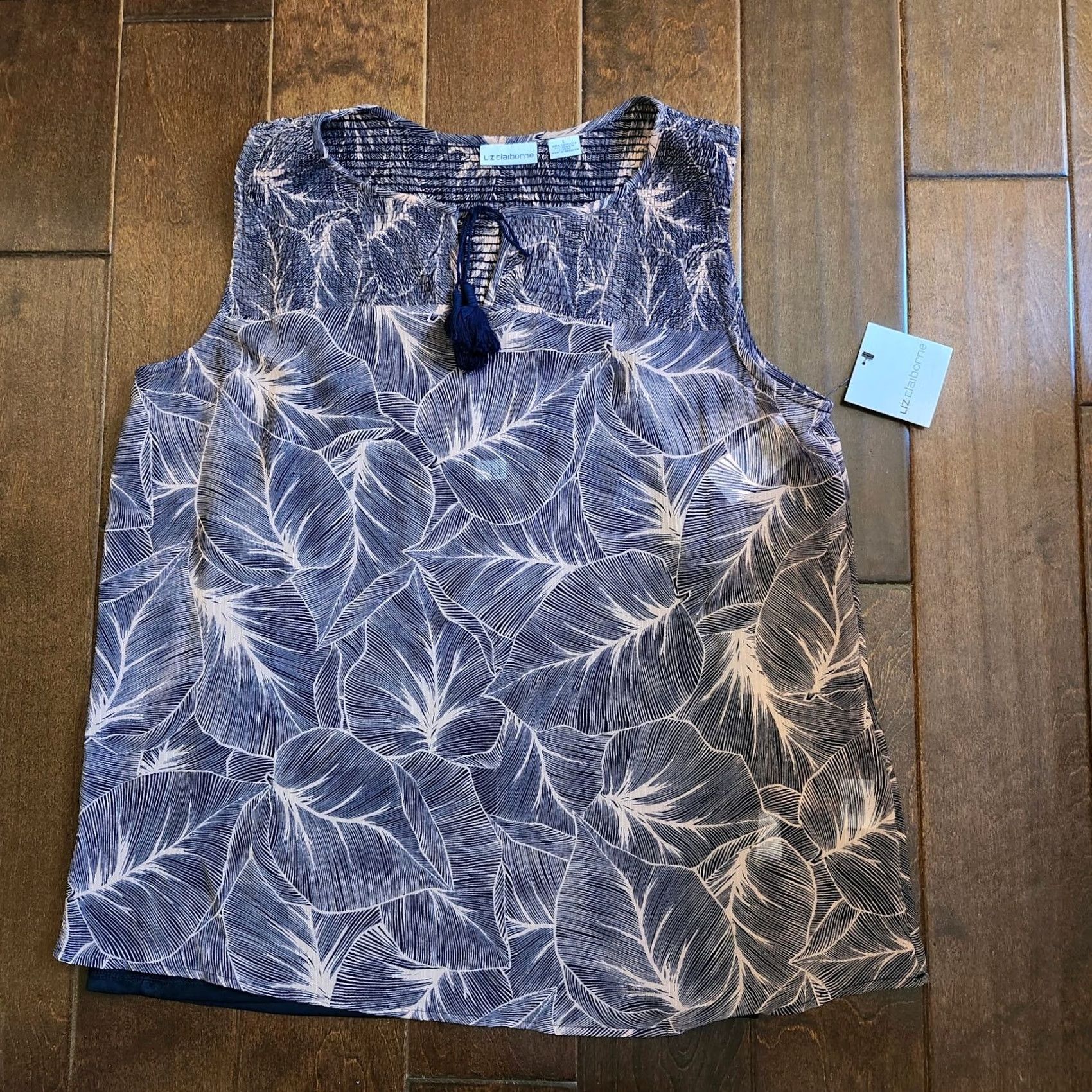 Liz Claiborne Liz Claiborne Women's Leaf Print Sleeveless Tassel Blouse & Underneath Top Sz L Size L / US 10 / IT 46 - 2 Thumbnail