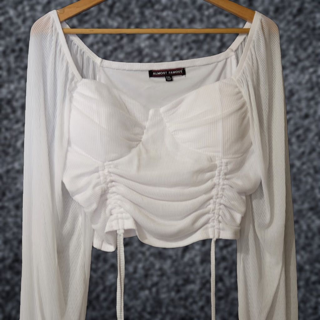 Almost Famous Nwot! Almost Famous Cropped Top White Ruched Womens XXL #H96-11 Size XXL / US 16-18 / IT 52-54 - 1 Thumbnail