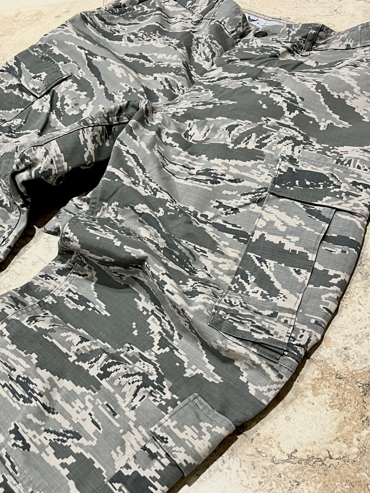 Vintage Official Military Issue Air Force Camo Cargo Pants Size US 32 / EU 48 - 3 Thumbnail