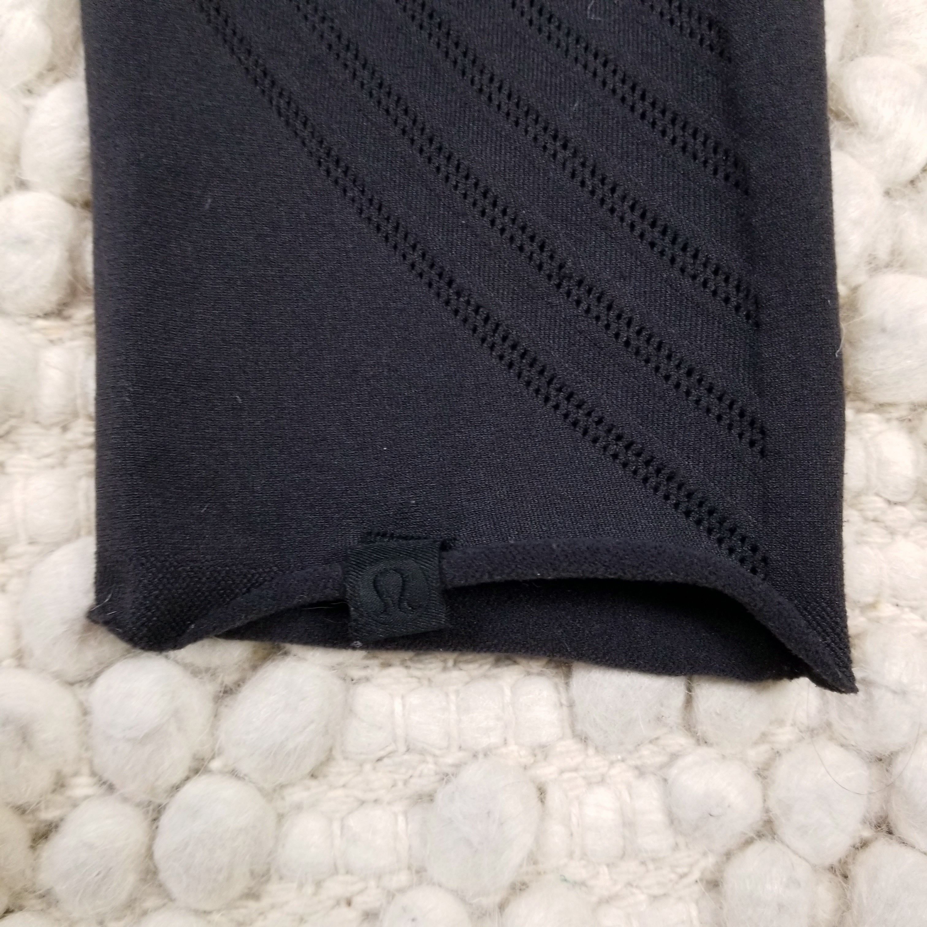 Lululemon Enlighten Crop Sz Small Size 27" / US 4 / IT 40 - 7 Thumbnail