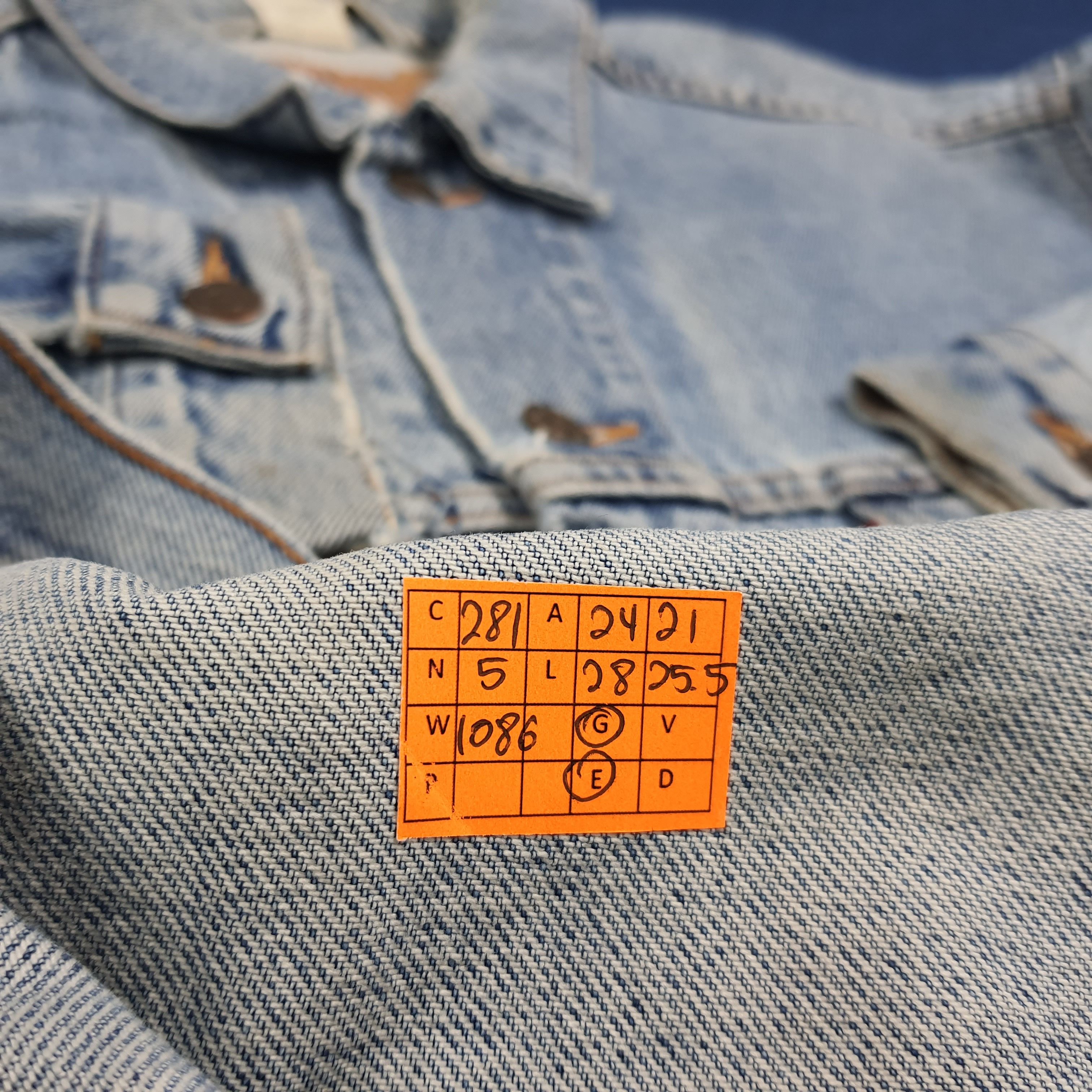 Levi's Vintage 90s Levi’s Denim Jacket Custom Jamiroquai C281N5 Size US L / EU 52-54 / 3 - 11 Thumbnail