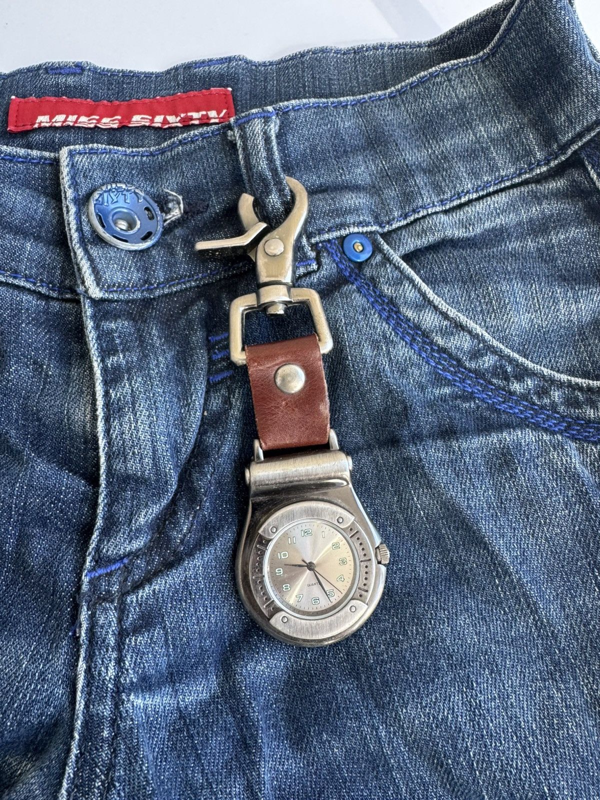 Vintage Vintage Carabiner Japanese Style Steel Watch Size ONE SIZE - 1 Thumbnail