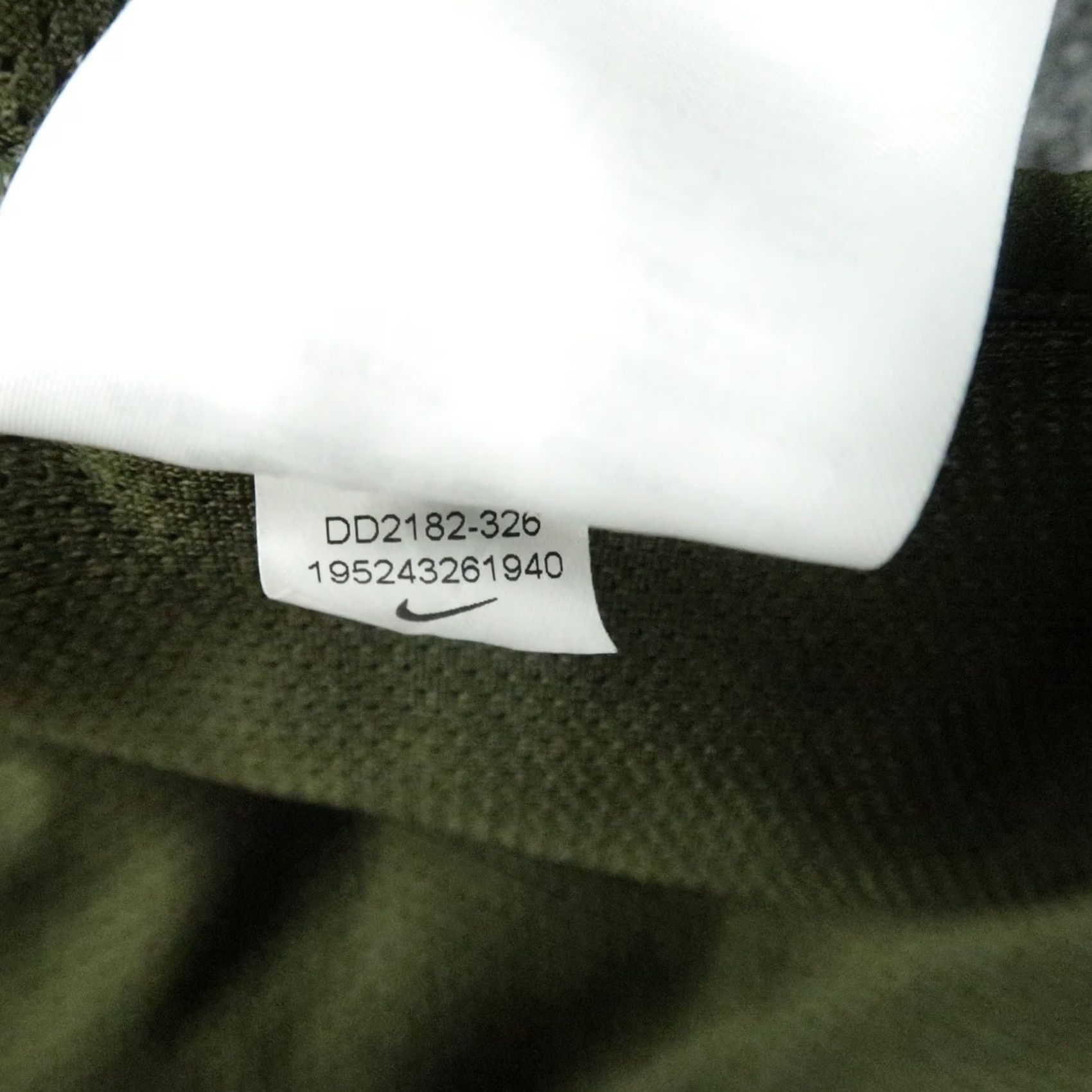 Nike Nike Sweater Mens Large Olive Green 1/2 Zip Fleece Pullover Mock Neck Pockets Athletic Shirt Sweatshirt Size US L / EU 52-54 / 3 - 7 Thumbnail