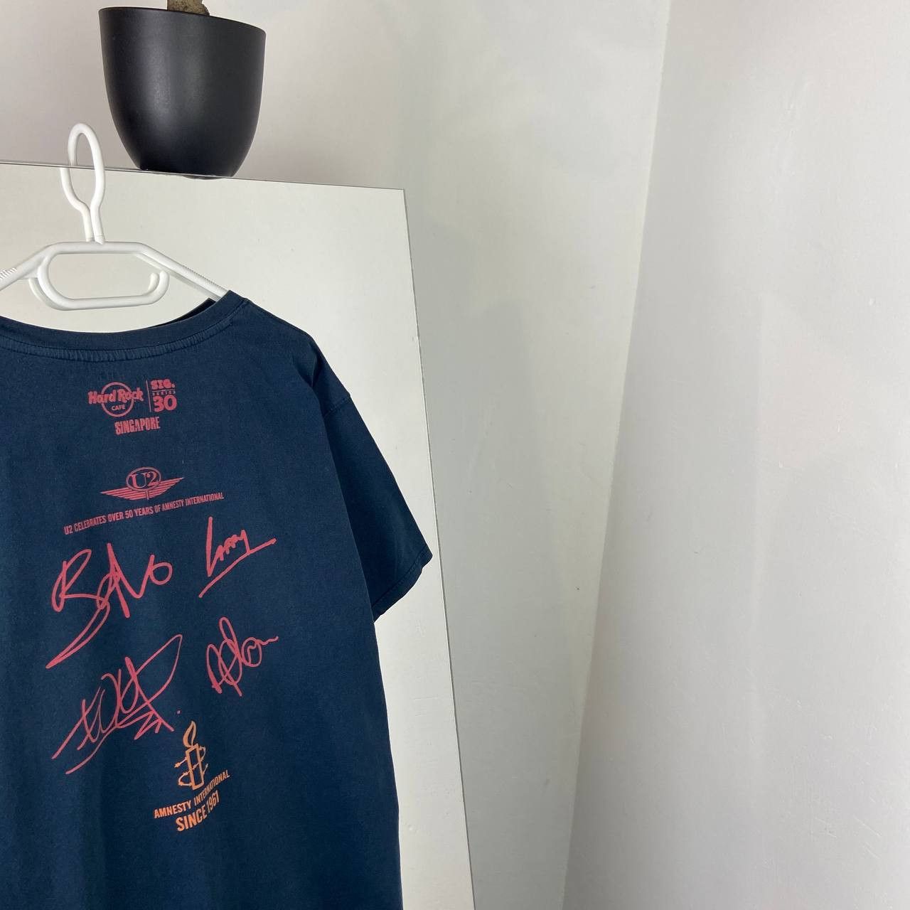 Hard Rock Cafe Hard Rock Cafe x U2 Vintage T-Shirt Faded Rock Band Size US XXL / EU 58 / 5 - 7 Thumbnail