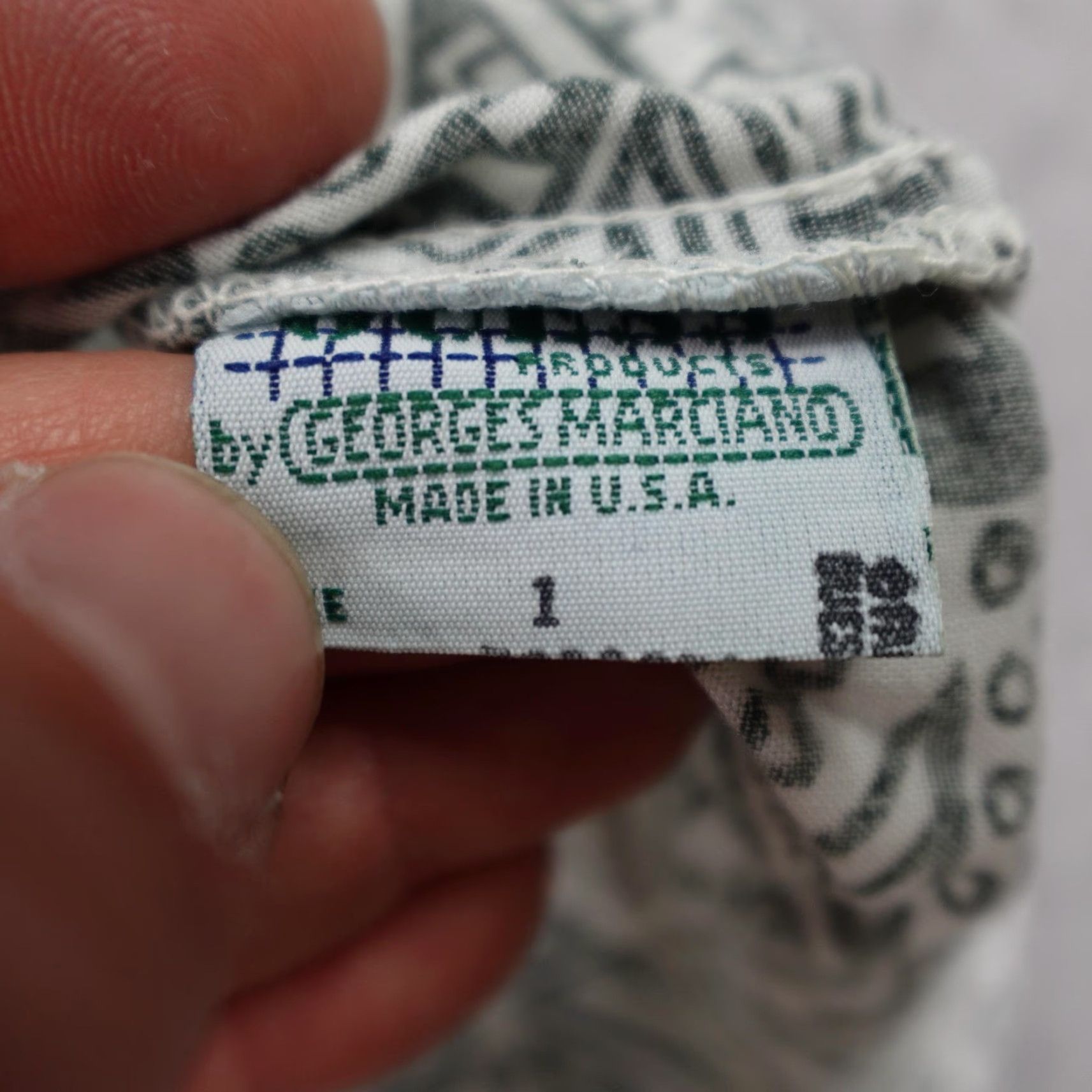 Guess VINTAGE Guess Shirt Mens Large Green White Rayon Aztec AOP Button Up 90s USA Mens Size US L / EU 52-54 / 3 - 5 Thumbnail