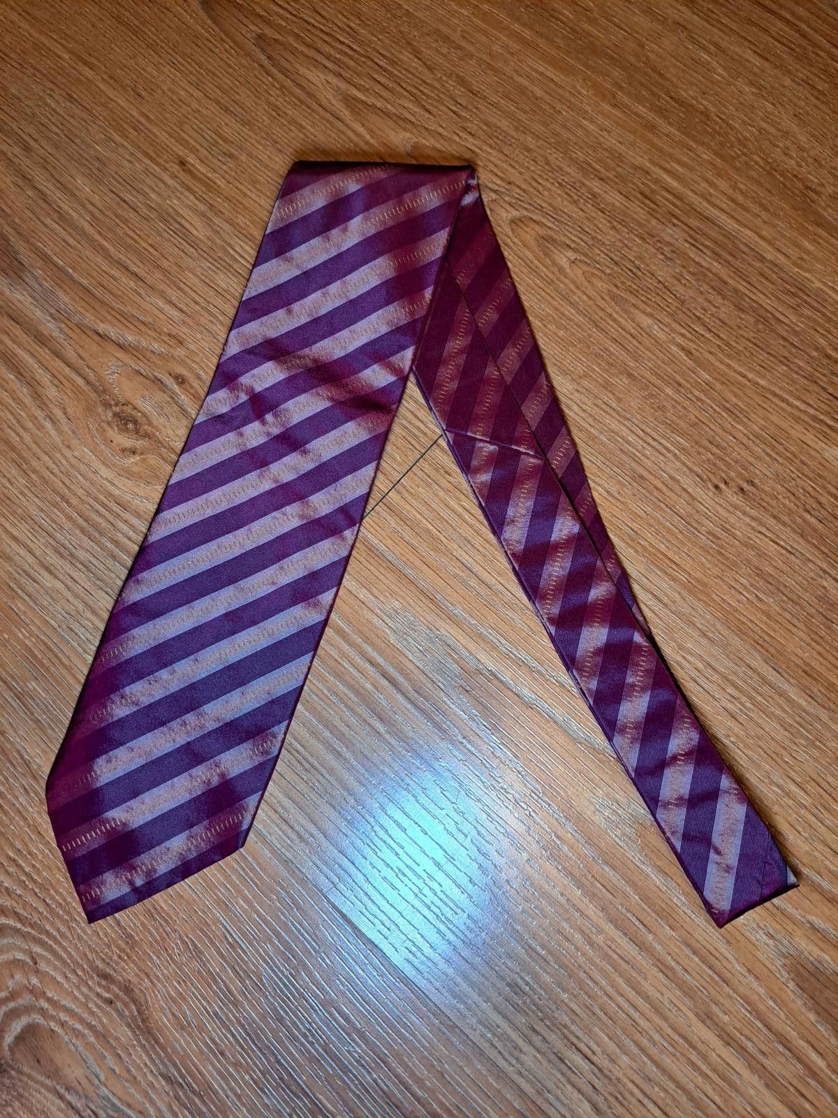 Hugo Boss Hugo Boss 100% Silk Tie Red Striped Made in Italy Necktie Size ONE SIZE - 5 Thumbnail