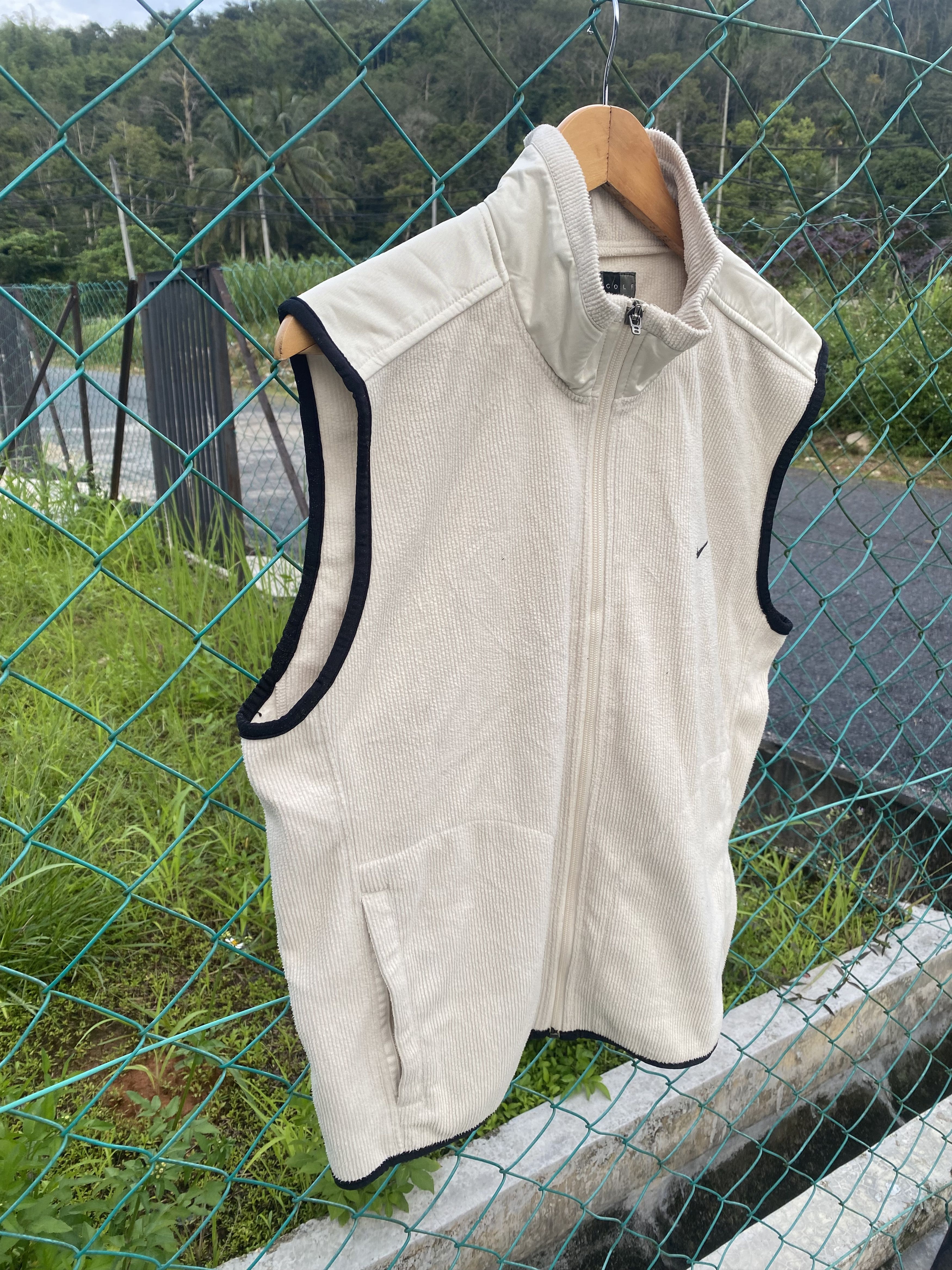 Nike Vintage Nike Golf Vest Size US M / EU 48-50 / 2 - 4 Thumbnail