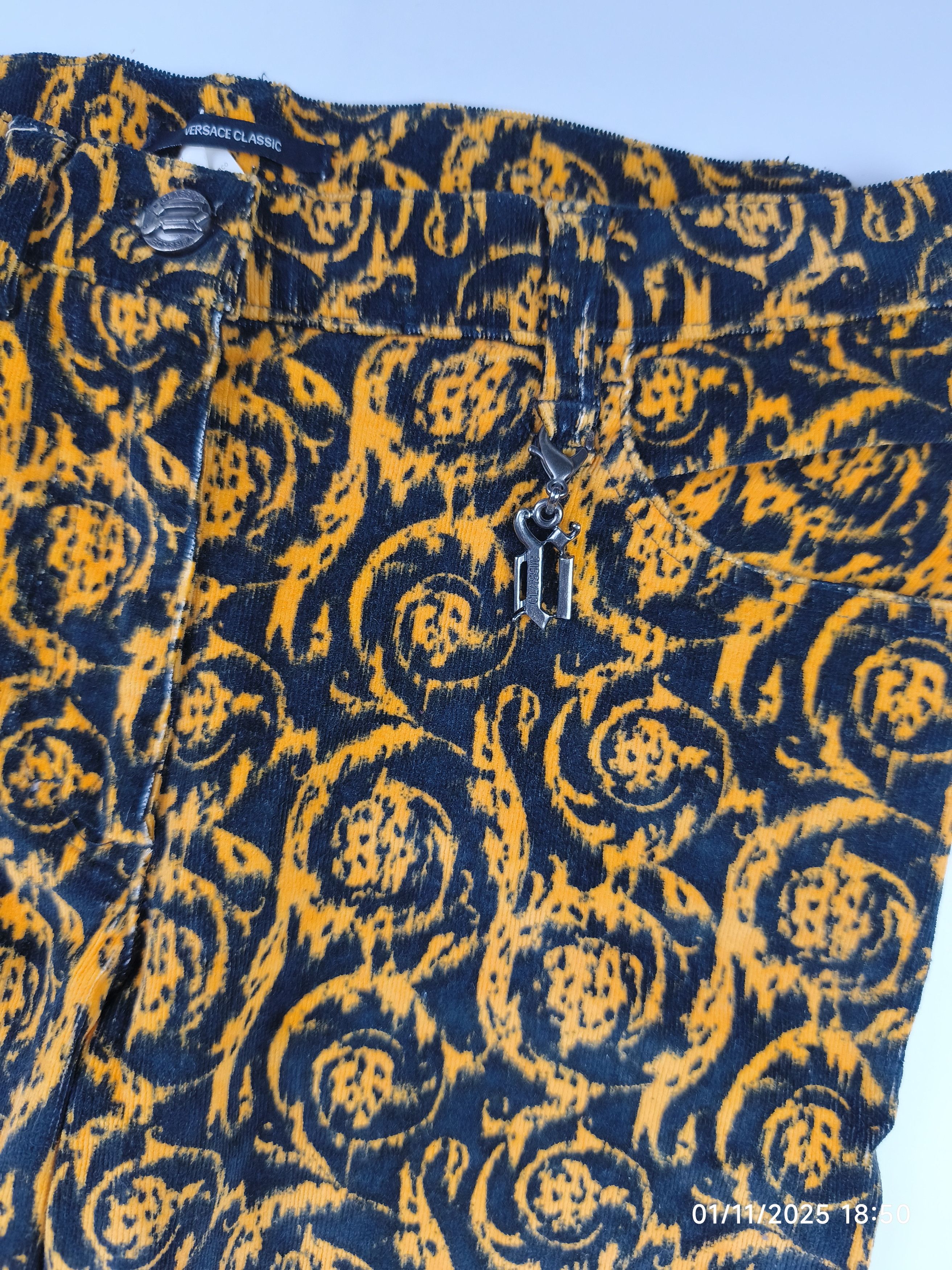 Versace Versace classic baroque pattern corduroy pants Size 28" / US 6 / IT 42 - 5 Thumbnail