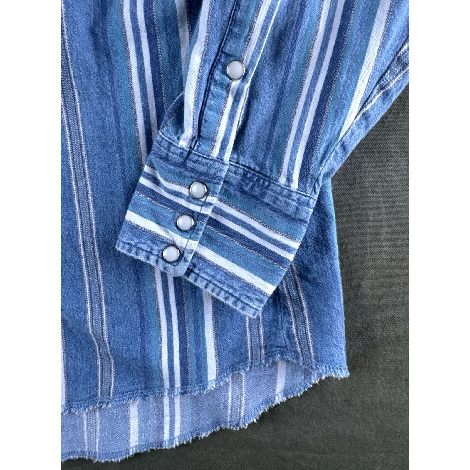 Wrangler VINTAGE Wrangler Western Pearl Snap Shirt Blue Stripe XL Long Tail USA Size US L / EU 52-54 / 3 - 4 Thumbnail