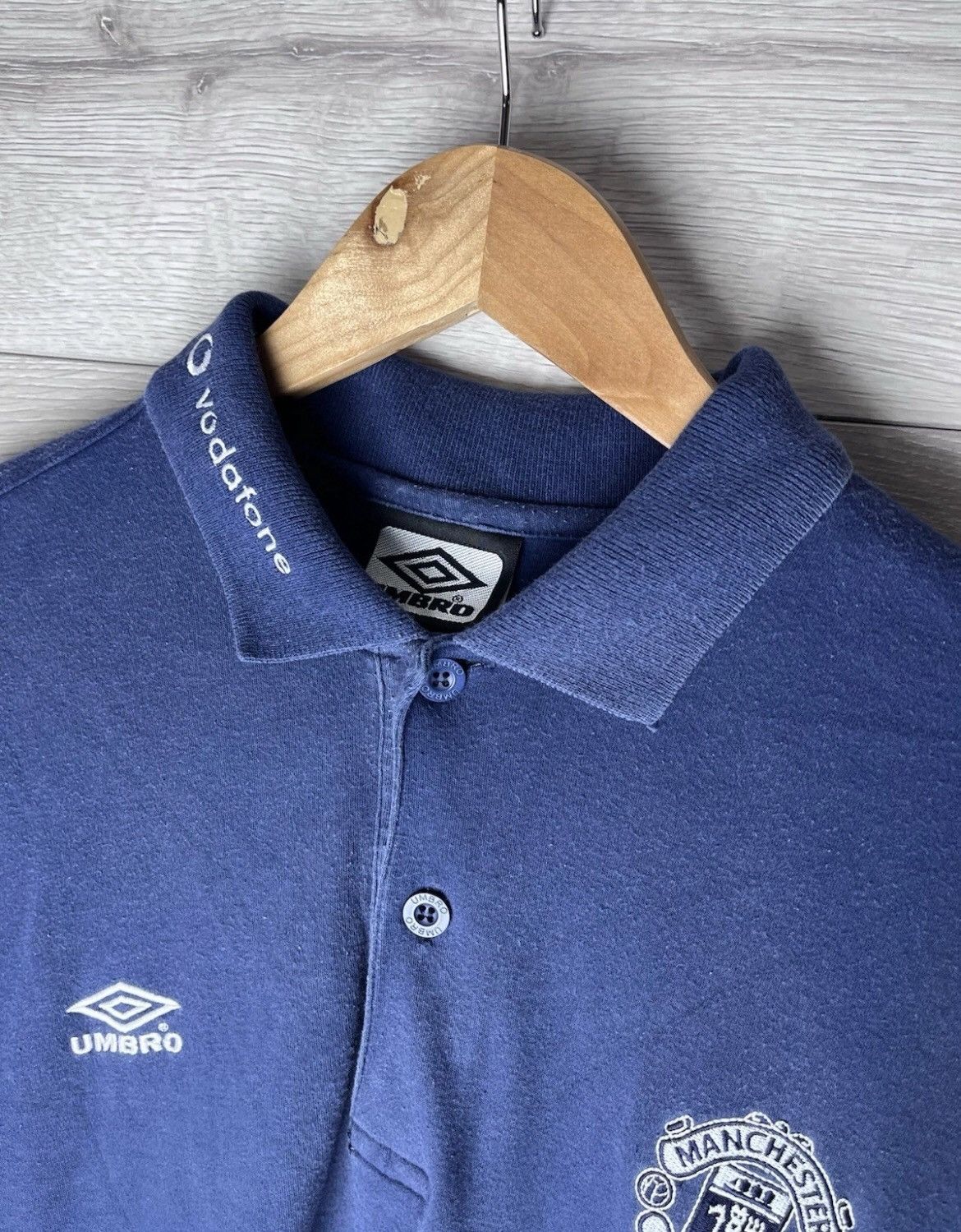 Umbro VINTAGE SOCCER POLO UMBRO FC MANCHESTER UNITED 99/01 SIZE L Size US L / EU 52-54 / 3 - 2 Thumbnail