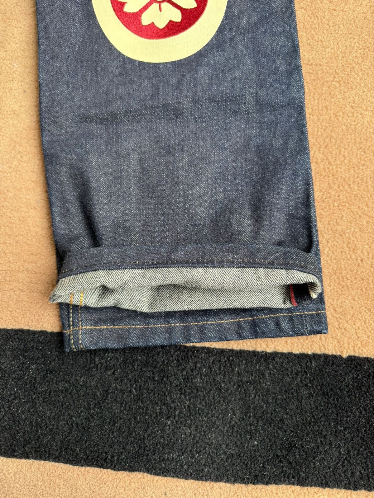 Evisu EVISU white daicock and red flower style jeans！size：30 Size US 30 / EU 46 - 9 Thumbnail