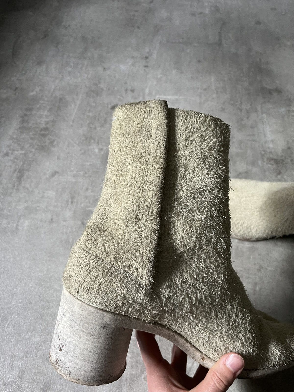 Maison Margiela Maison Margiela distressed look tabi heel fur boots Size US 10 / EU 43 - 5 Thumbnail