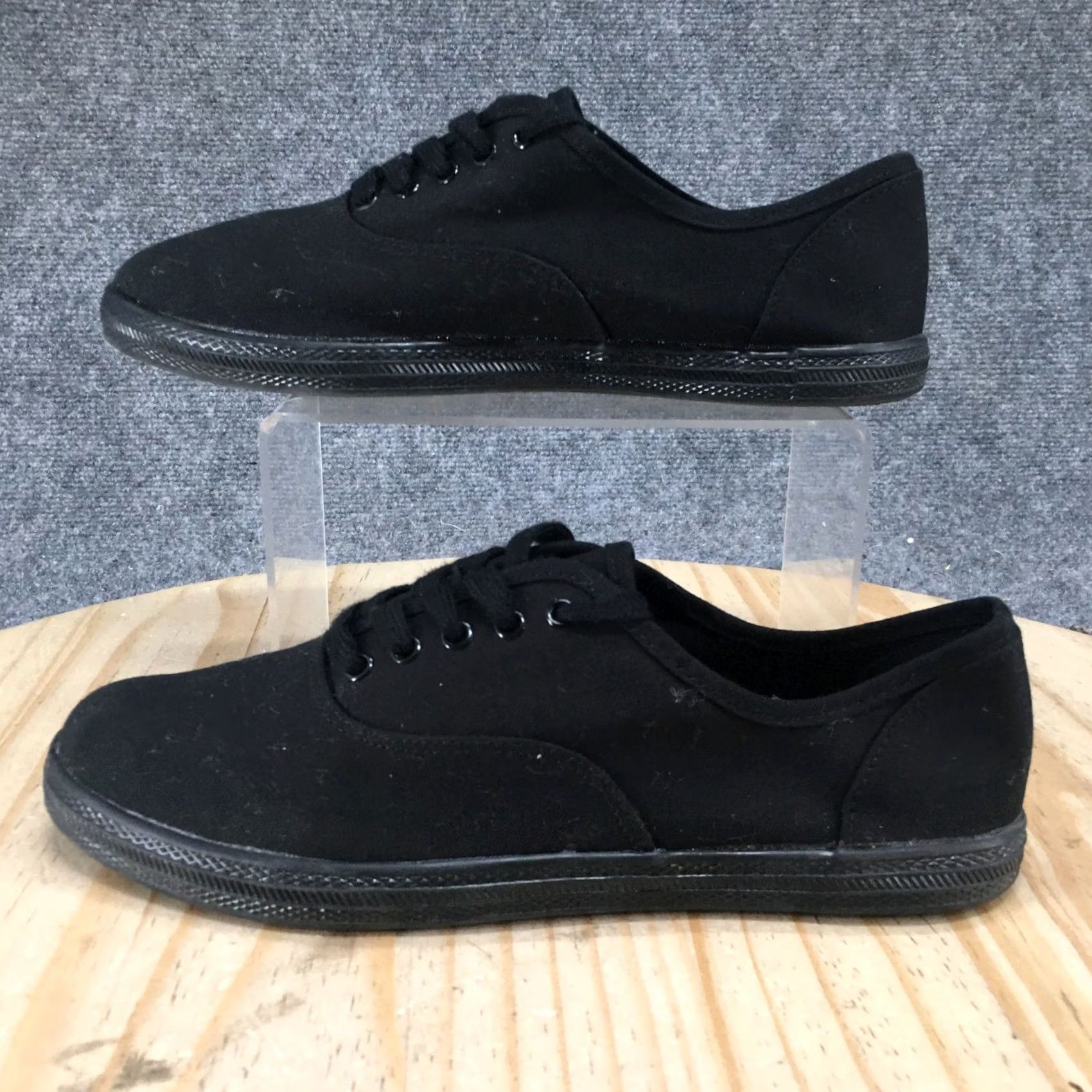 Vintage Universal Thread Shoes Womens 9 Lunea Lace-Up Sneakers Black Canvas Low Top Casual Shoes Womens Mens Girls Fashion Footwear Size M / US 6-8 / IT 42-44 - 2 Thumbnail