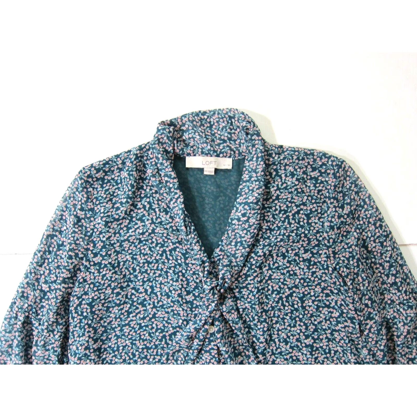 Ann Taylor VINTAGE Ann Taylor Loft Green Pink Floral Button Down Long Sleeve Blouse XS P Size XS / US 0-2 / IT 36-38 - 3 Thumbnail