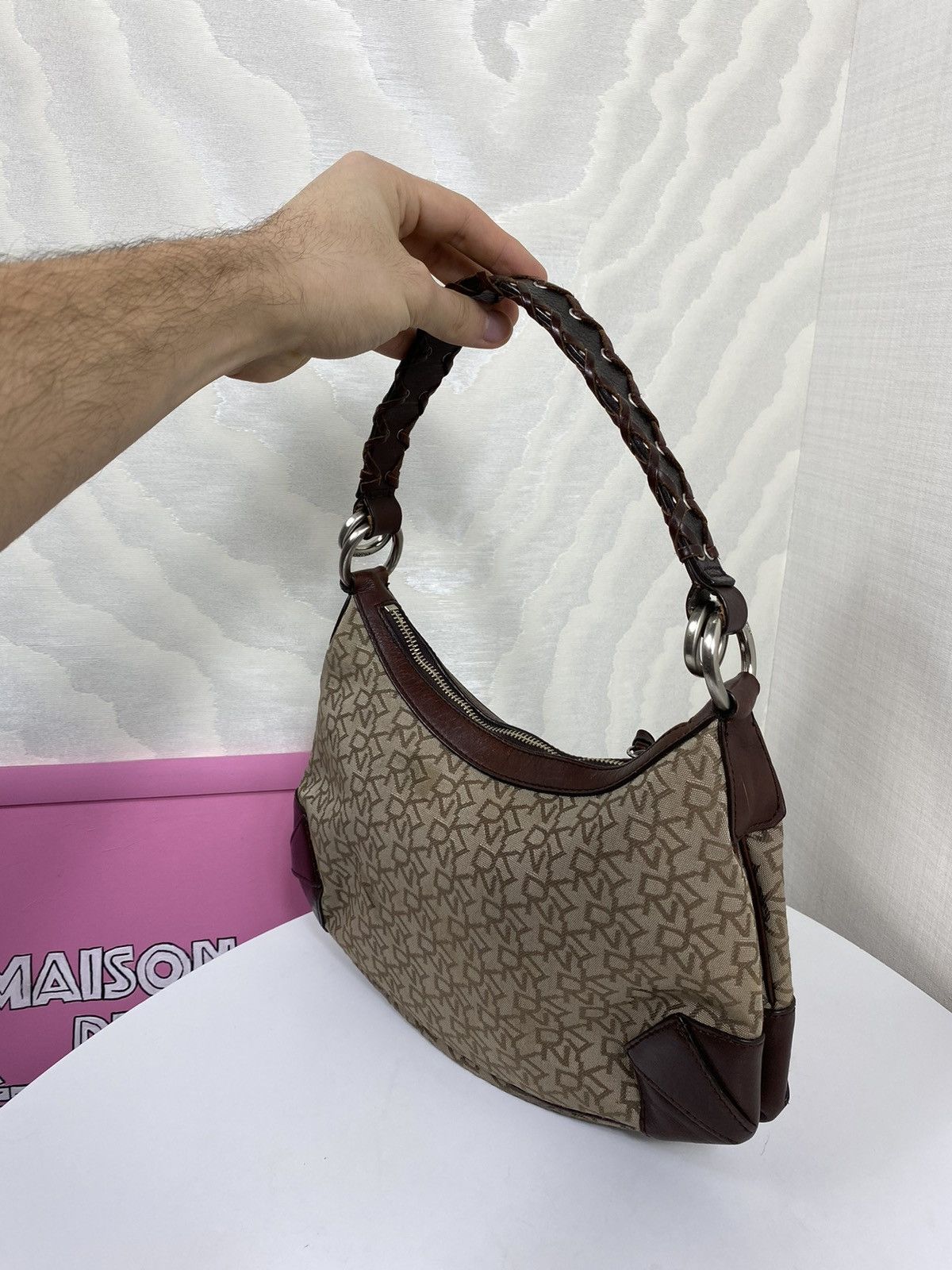 DKNY × Vintage DKNY Canvas Monogram Leather Handbag Size ONE SIZE - 7 Thumbnail