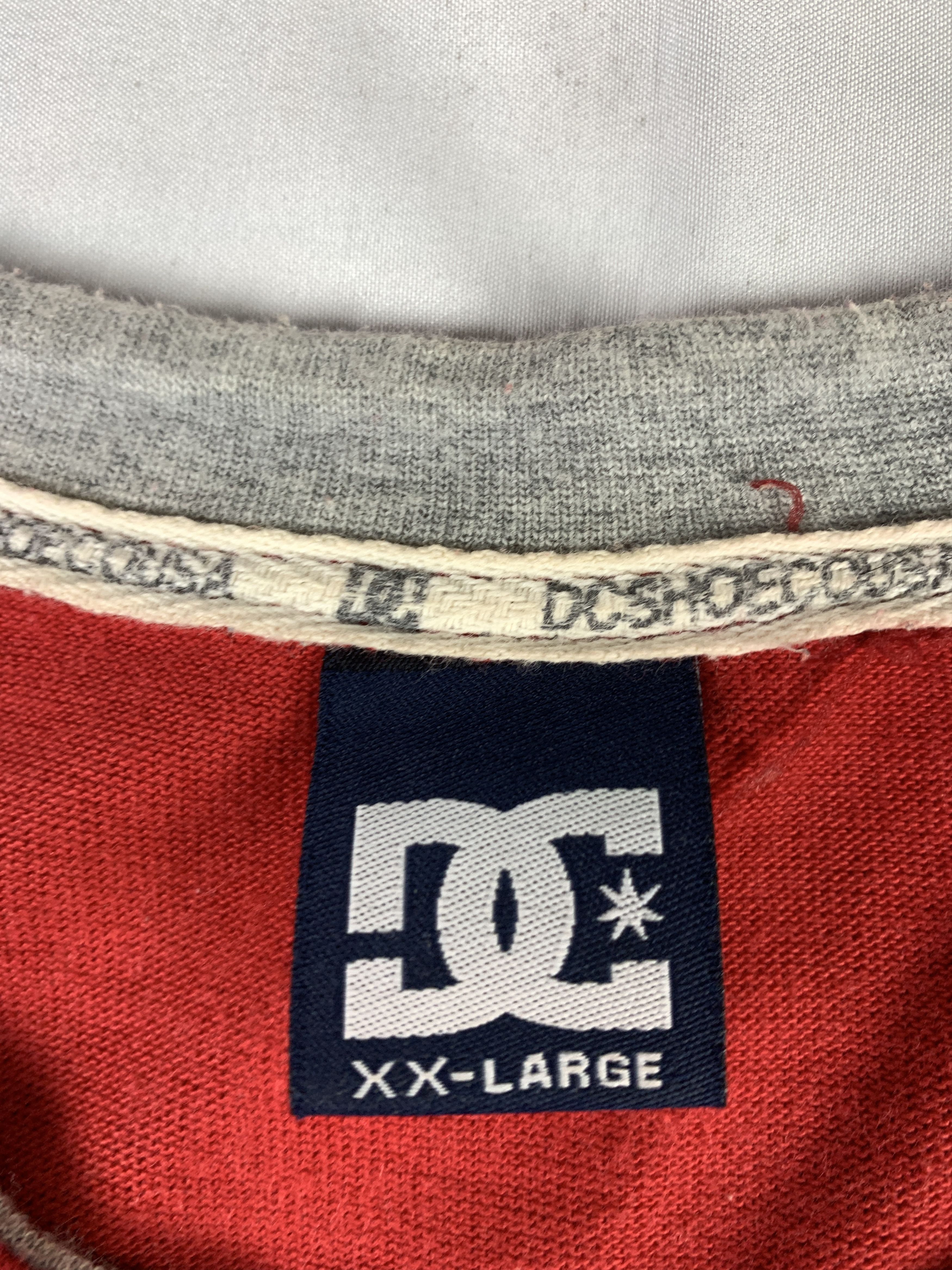 Japanese Brand 2000s DCShoes CO USA Skate Graphic Extra Sleeve Tee (XXL) Size US XXL / EU 58 / 5 - 5 Thumbnail