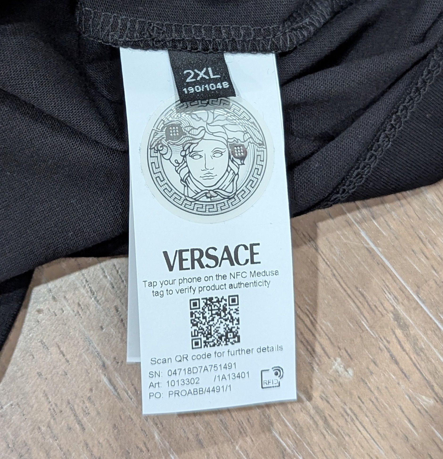 Versace VERSACE Chain Logo Crewneck T-Shirt Black/Gold 2XL Size US XXL / EU 58 / 5 - 6 Thumbnail