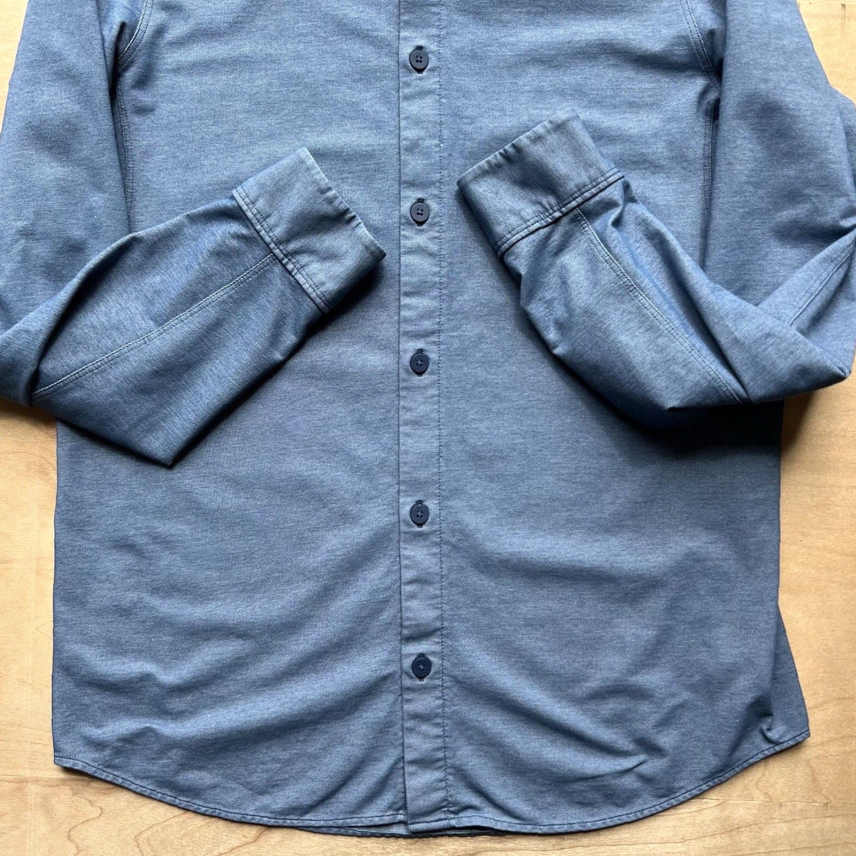 Lululemon Lululemon Button-Down Shirt S Blue Casual Workwear Cotton Lightweight All Seasons Button-Up Size US S / EU 44-46 / 1 - 5 Thumbnail