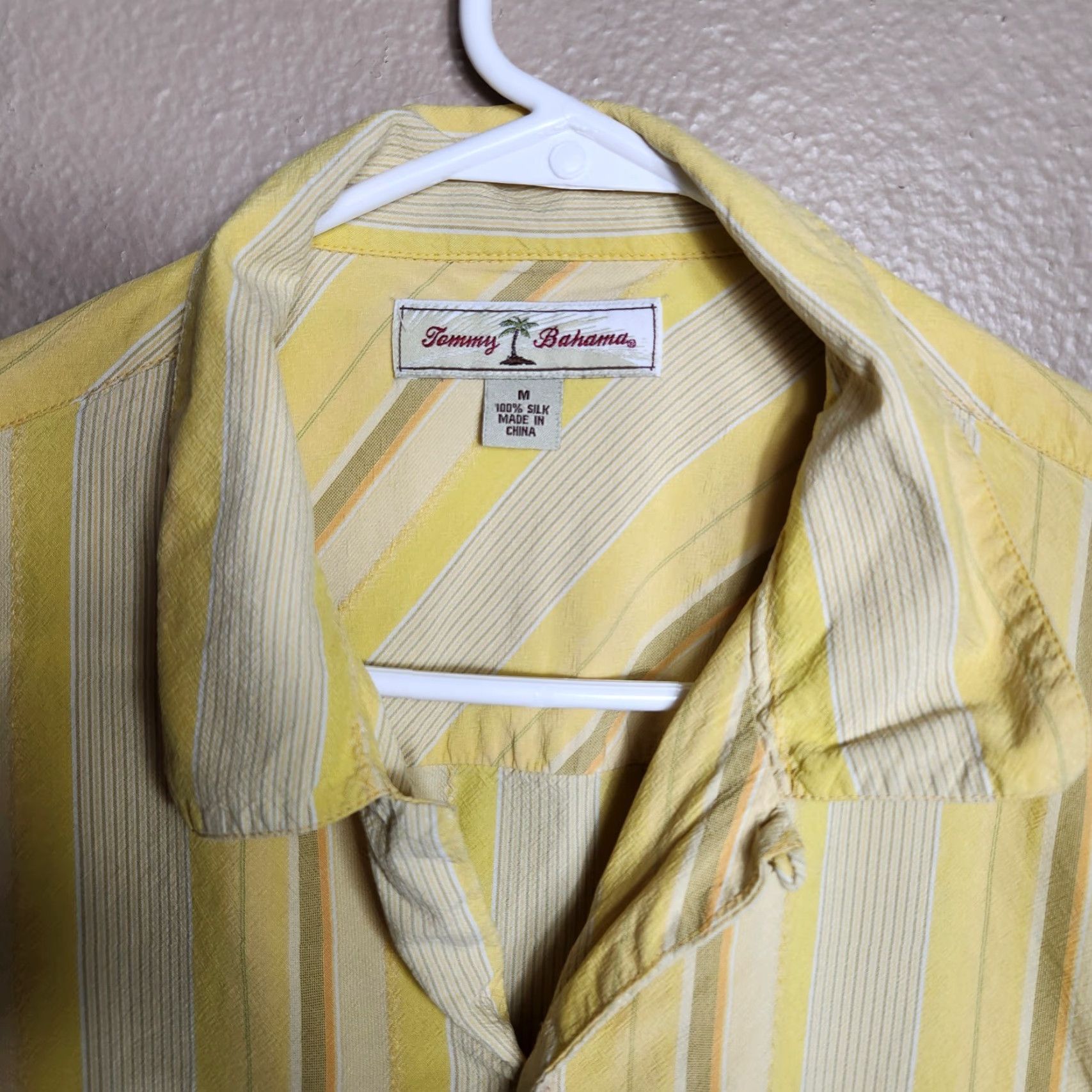 Tommy Bahama VINTAGE Tommy Bahama Mens 100% Silk Yellow Vertical Stripe SS Buttonfront Shirt M | Yellow | Silk | Beach, Tropical, Vacation | Mens, Button-Up, Shirt Size US M / EU 48-50 / 2 - 3 Thumbnail