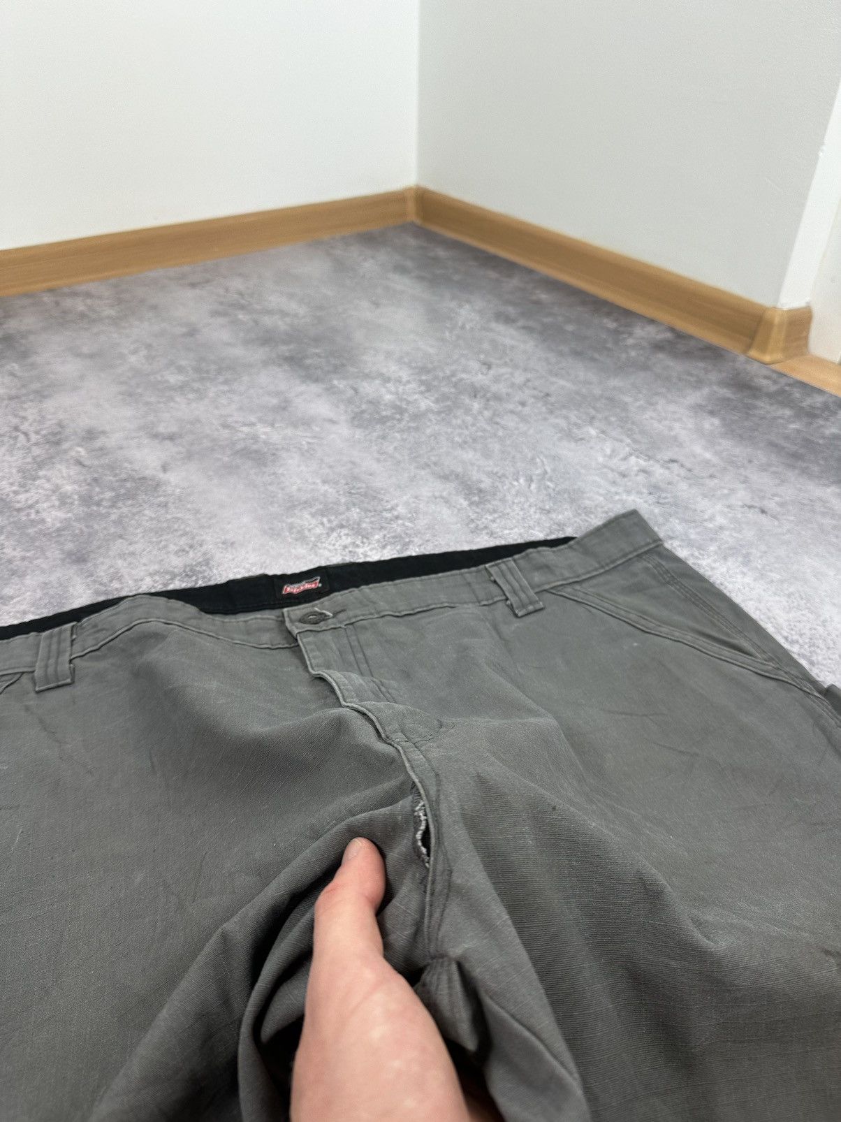 Dickies Vintage Dickies Cargo Carpenter Baggy Work Hype Y2K Shorts Size US 44 / EU 60 - 14 Thumbnail