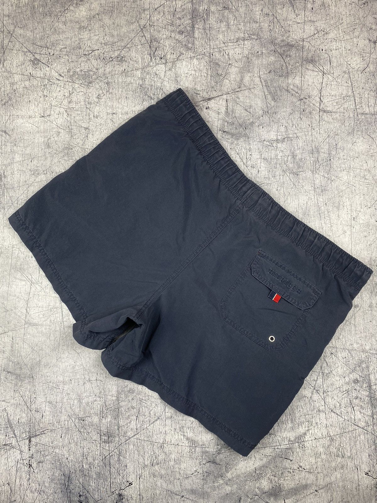 Tommy Hilfiger × Vintage Vintage Tommy Hilfiger Big Logo Shorts Size US 32 / EU 48 - 8 Thumbnail