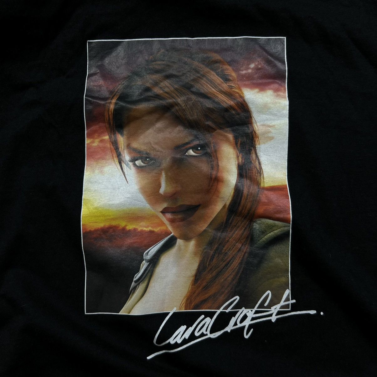 Vintage LARA CROFT TOMB RAIDER LEGEND VINTAGE T-SHIRT GAME 2000S Size US XL / EU 56 / 4 - 8 Thumbnail