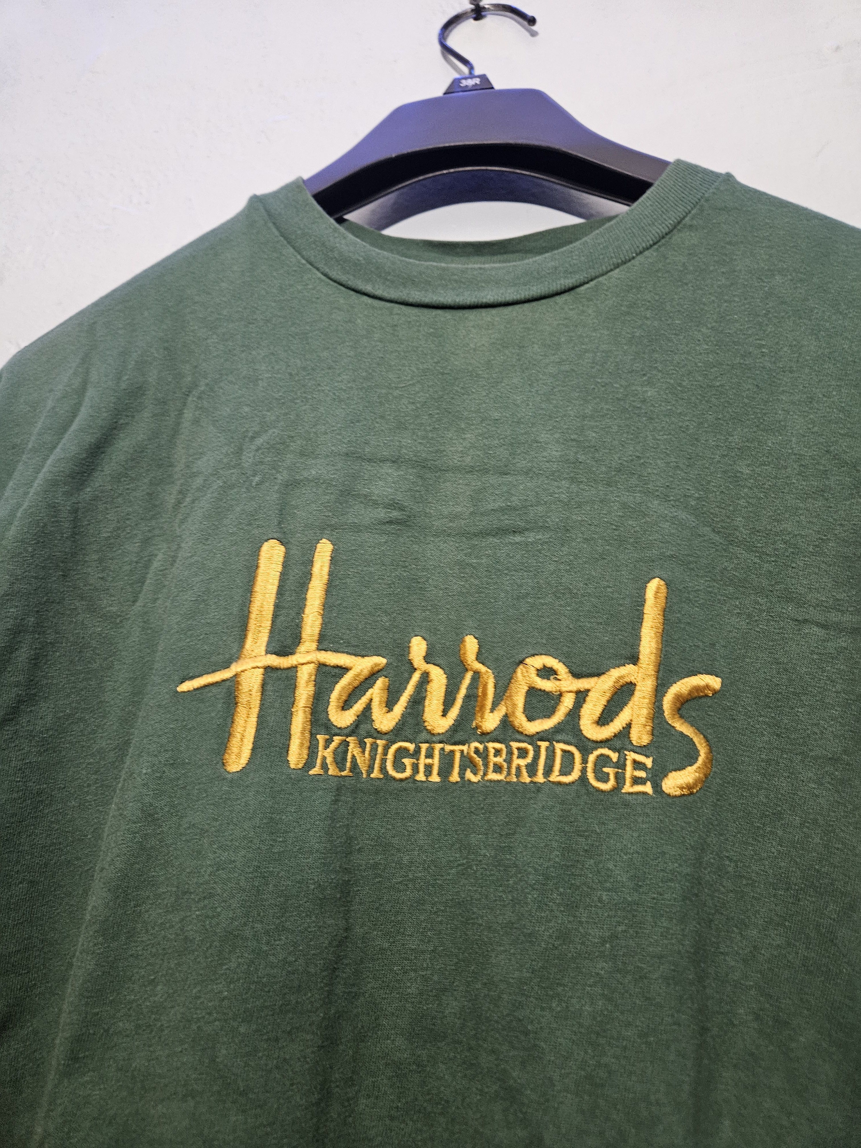 Harrods Embroidered Logo Green Knightsbridge T Shirts Size US XL / EU 56 / 4 - 2 Thumbnail