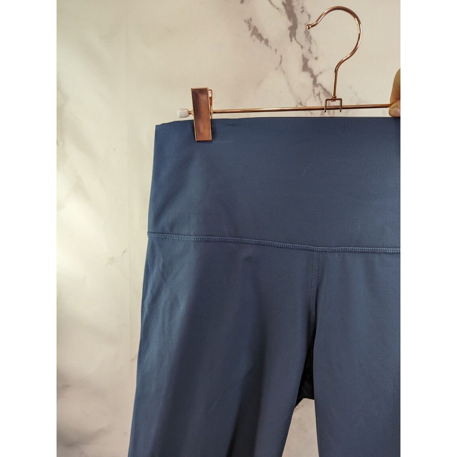 Everlane Everlane Shorts Women Large Blue Biker Perform Bike High Size 32" / US 10 / IT 46 - 2 Thumbnail