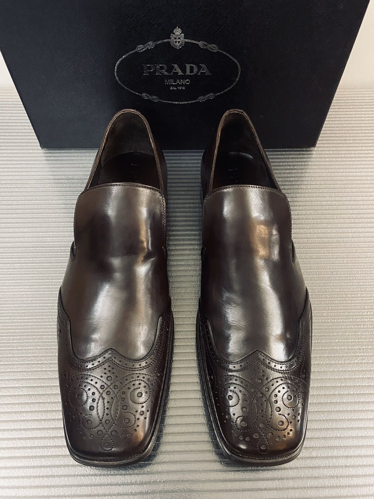 Prada Prada 🇮🇹 dk brown calf wingtip toe medallion loafer 9.5 NEW Size US 9.5 / EU 42-43 - 14 Thumbnail