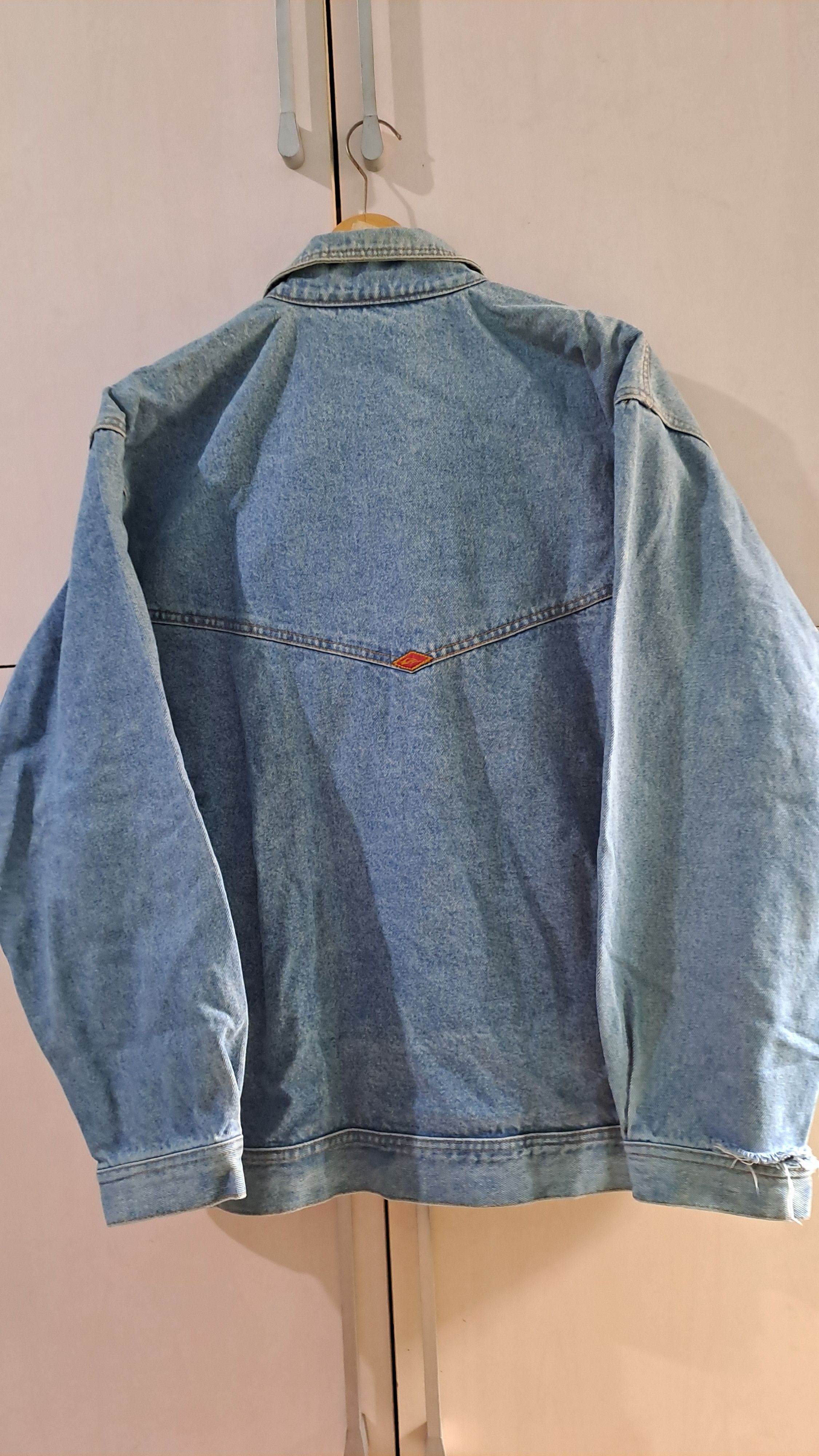 Quiksilver Beautiful Ripped Vintage Quiksilver Salt Water Denim Trucker Size US L / EU 52-54 / 3 - 2 Thumbnail