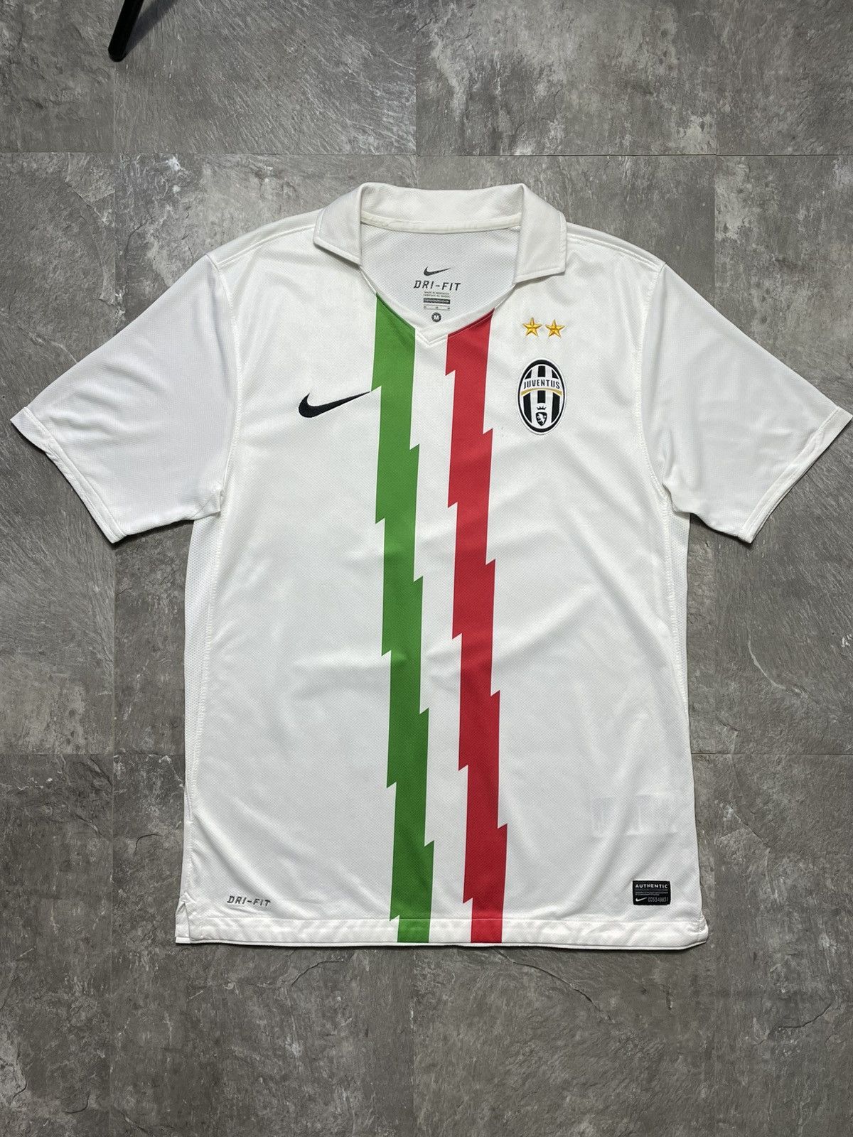 Nike NIKE JUVENTUS 2010/2011 AWAY FOOTBALL SHIRT SOCCER JERSEY Size US M / EU 48-50 / 2 - 1 Thumbnail