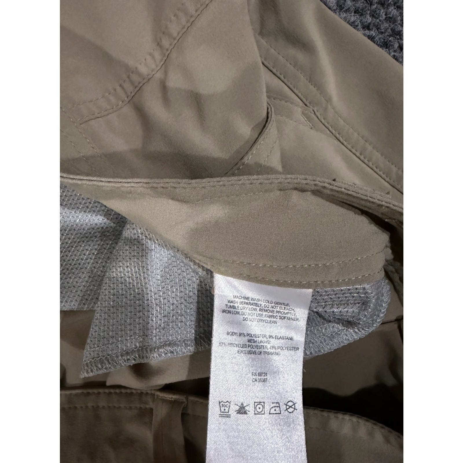 Tori Richard Columbia Shorts Mens 34 Tan Omni Shield Outdoor Hiking Fishing Lightweight Shirt? Size US 34 / EU 50 - 6 Thumbnail