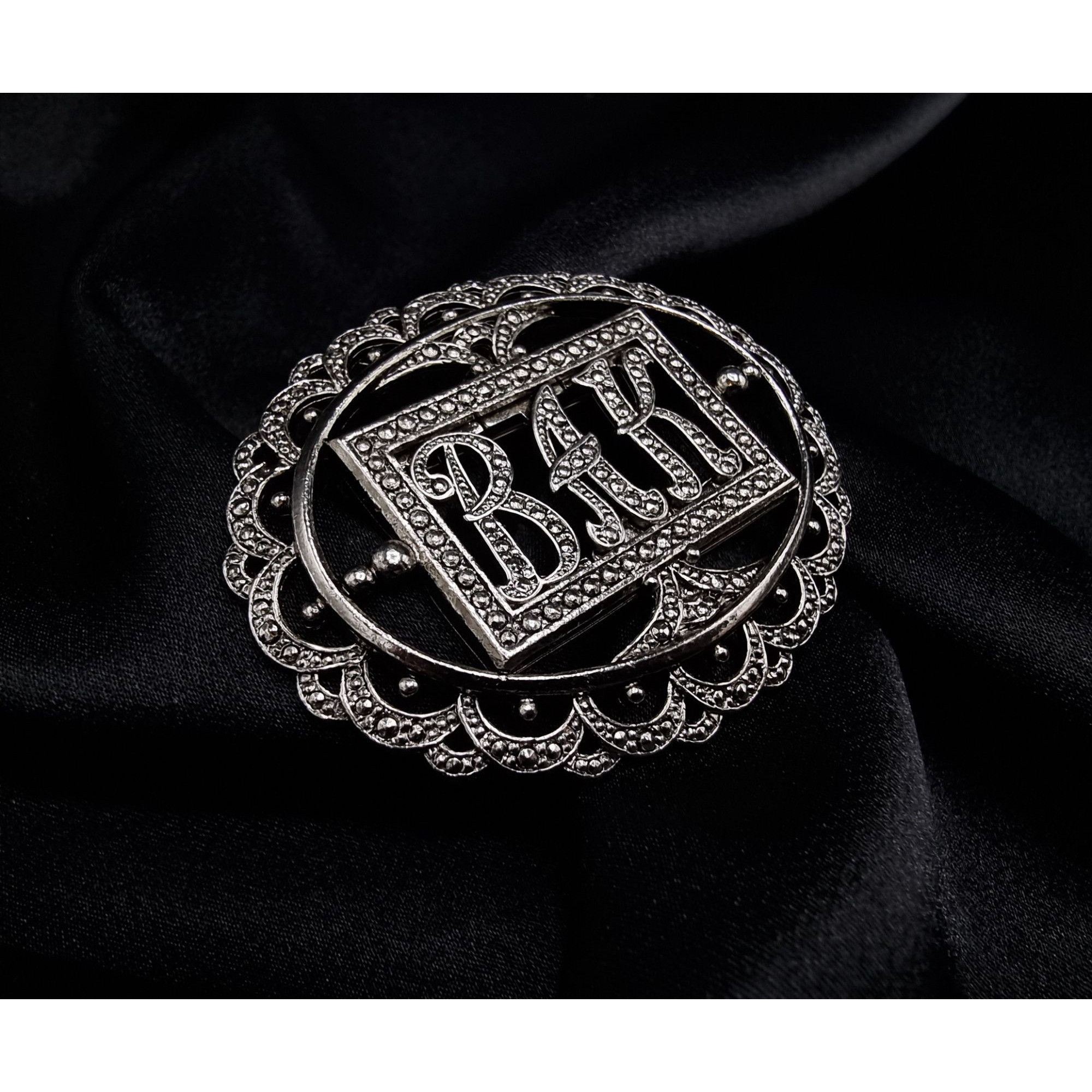 Miriam Haskell Vintage Miriam Haskell Signed BAK Initials Silver-Tone Scall Size ONE SIZE - 2 Thumbnail