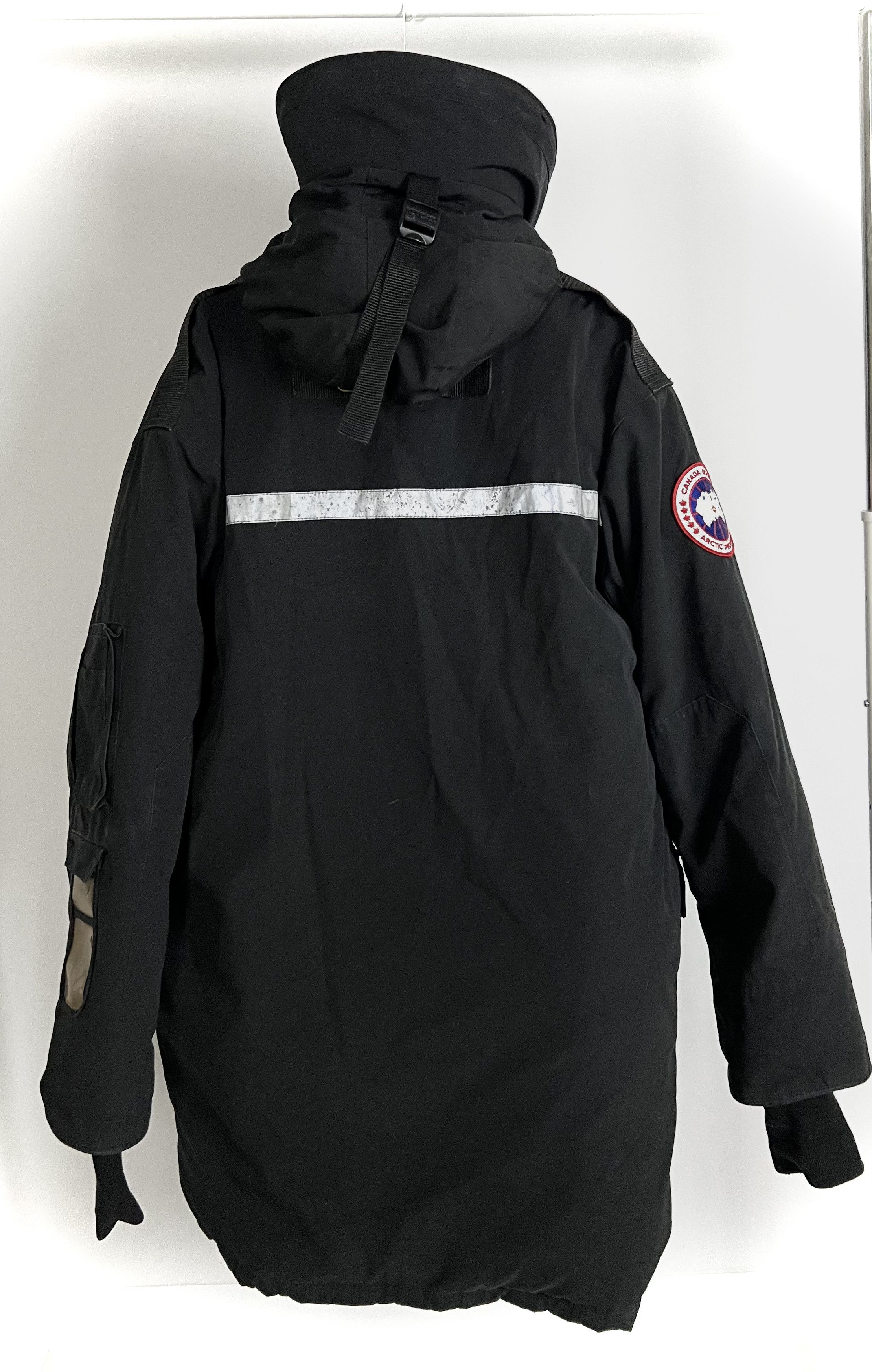 Canada Goose canada goose resolute puffer parka size L luxury Size US L / EU 52-54 / 3 - 5 Thumbnail