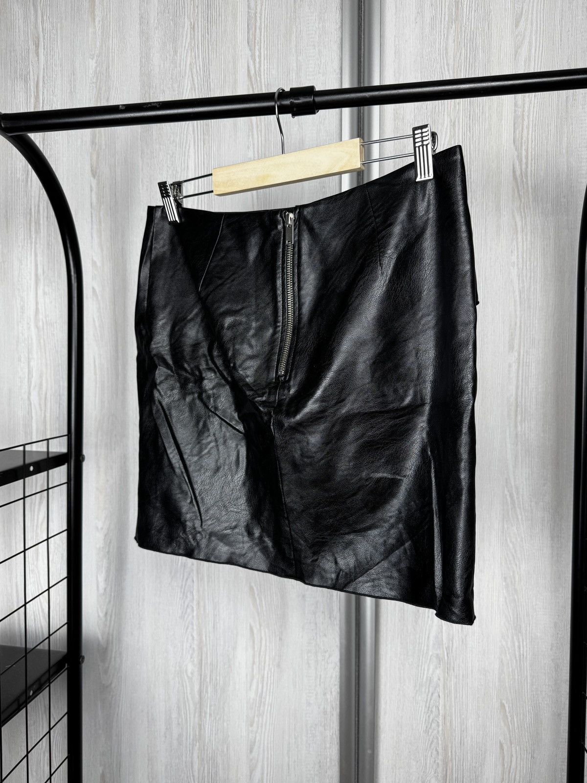 Isabel Marant Etoile Isabel Marant Étoile Zeist Ruffled Faux Leather Skirt Black Size 28" / US 6 / IT 42 - 6 Thumbnail