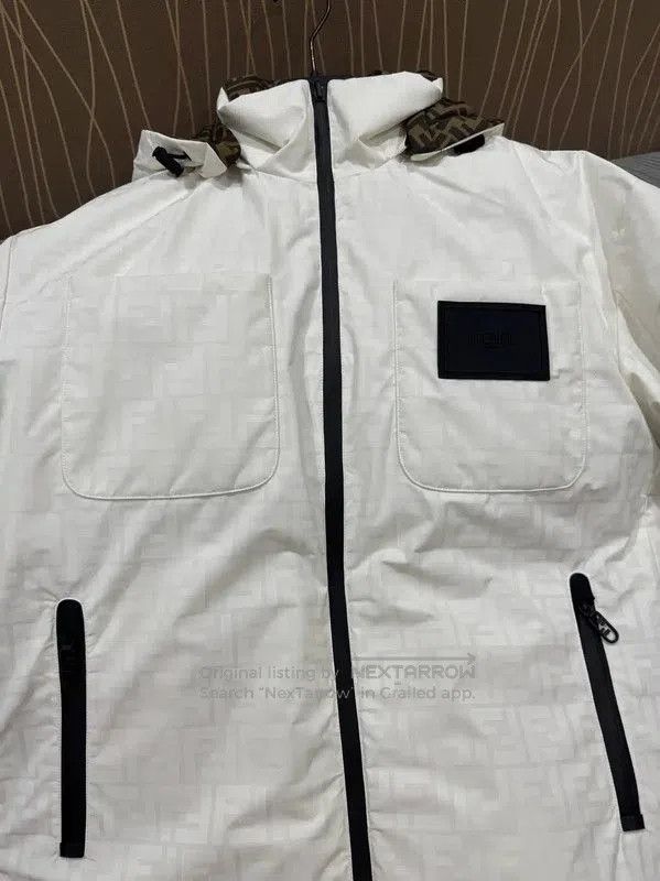 Fendi Fendi Women's White Down Jacket Size S . Size S / US 4 / IT 40 - 2 Thumbnail