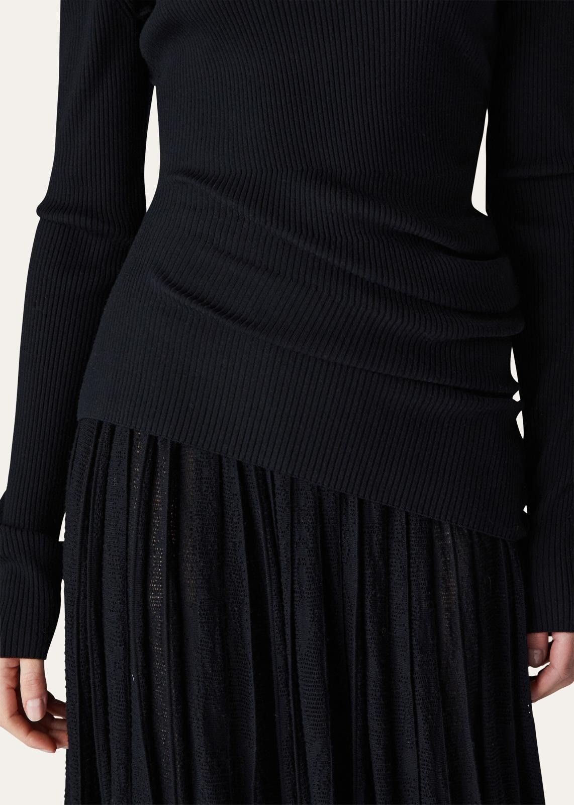 o1srvl11e0824 Diavolezza Turtleneck Sweater in Black