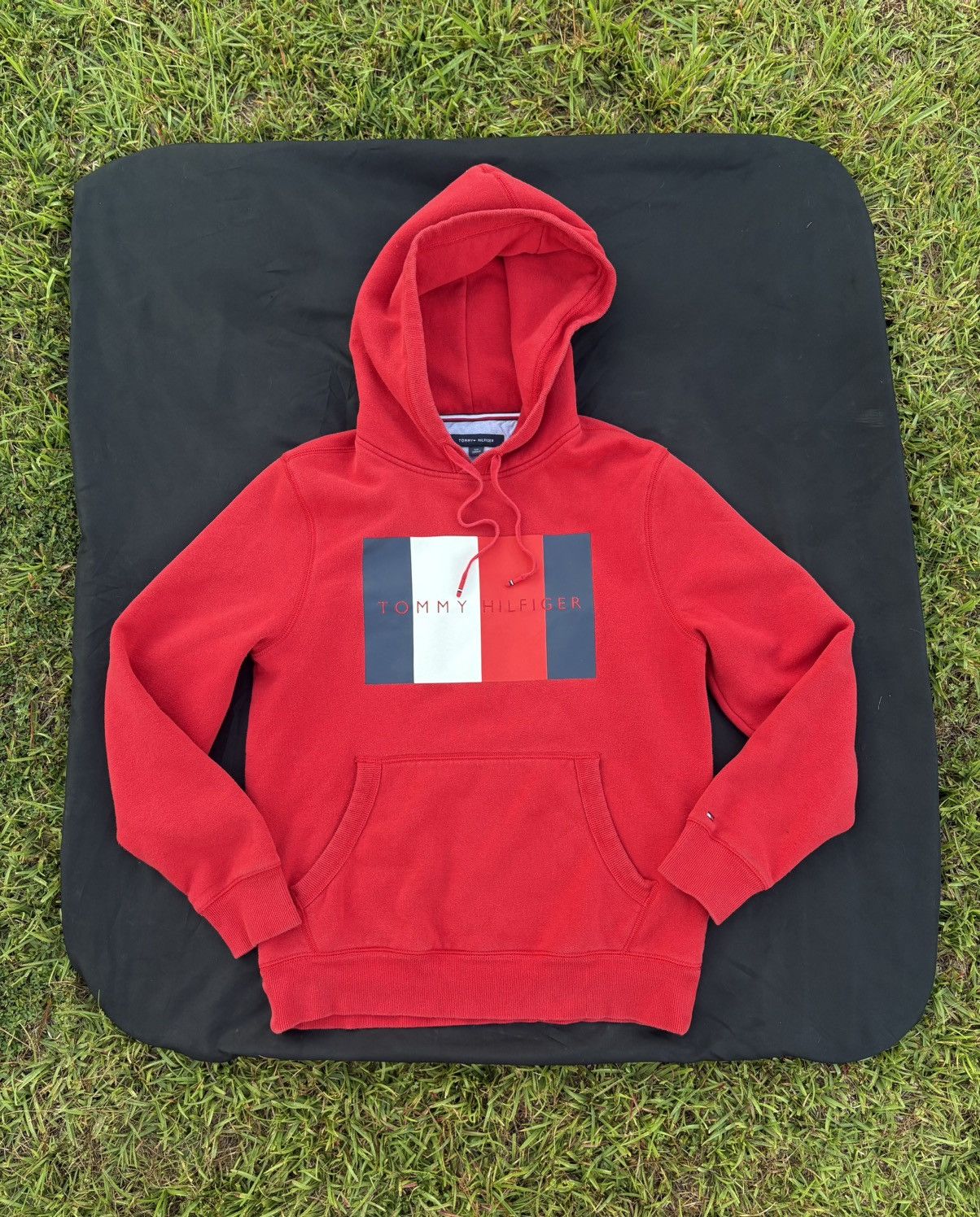 Tommy Hilfiger Tommy Hilfiger Red Hoodie | Men’s Small | Long Sleeve Size US S / EU 44-46 / 1 - 1 Thumbnail