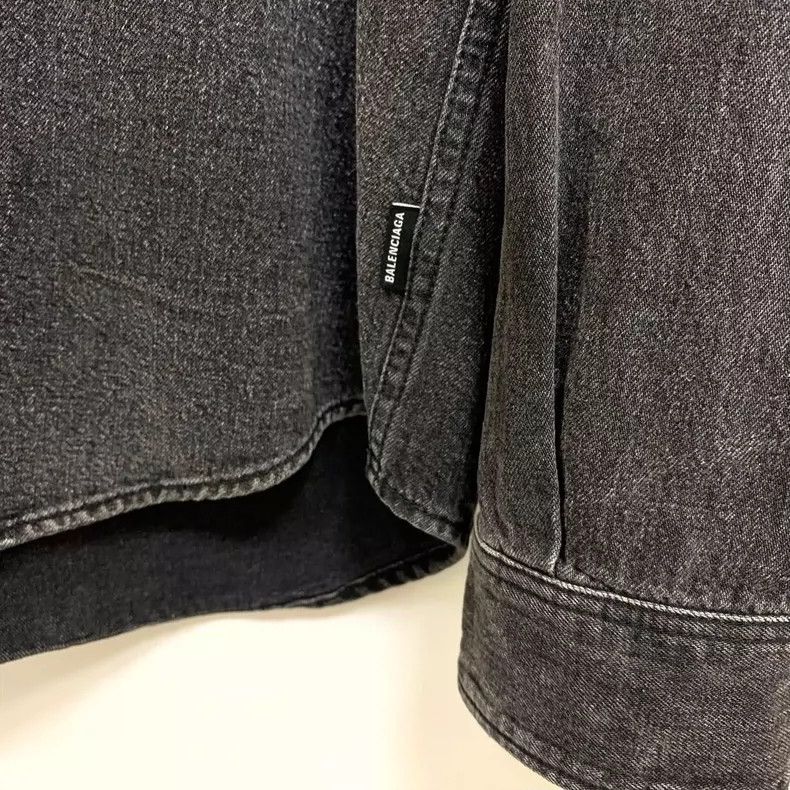 Balenciaga Balenciaga size 39 Washed denim shirt with logo on back Size US XS / EU 42 / 0 - 6 Thumbnail