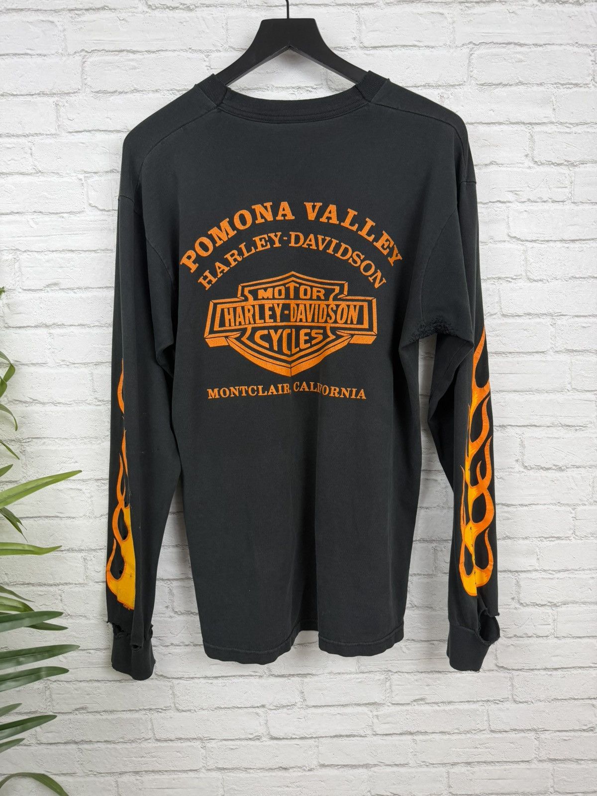 Harley Davidson (M) THRASHED OUT Flames Harley Davidson Long Sleeve T Shirt Size US M / EU 48-50 / 2 - 13 Thumbnail