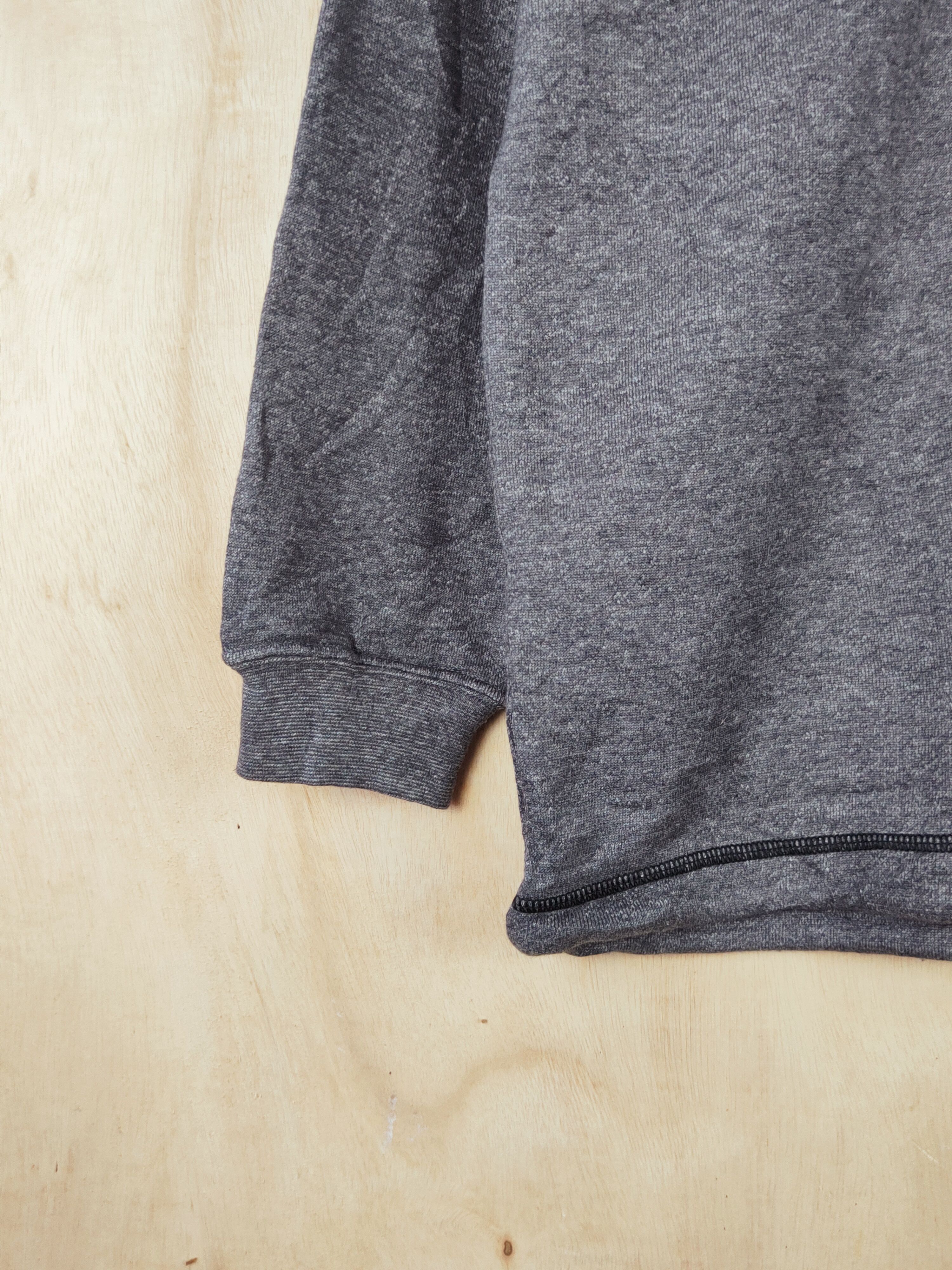 NCAA × Vintage Vintage NCAA Dark Gray Sweatshirts Authentic item Size US L / EU 52-54 / 3 - 6 Thumbnail